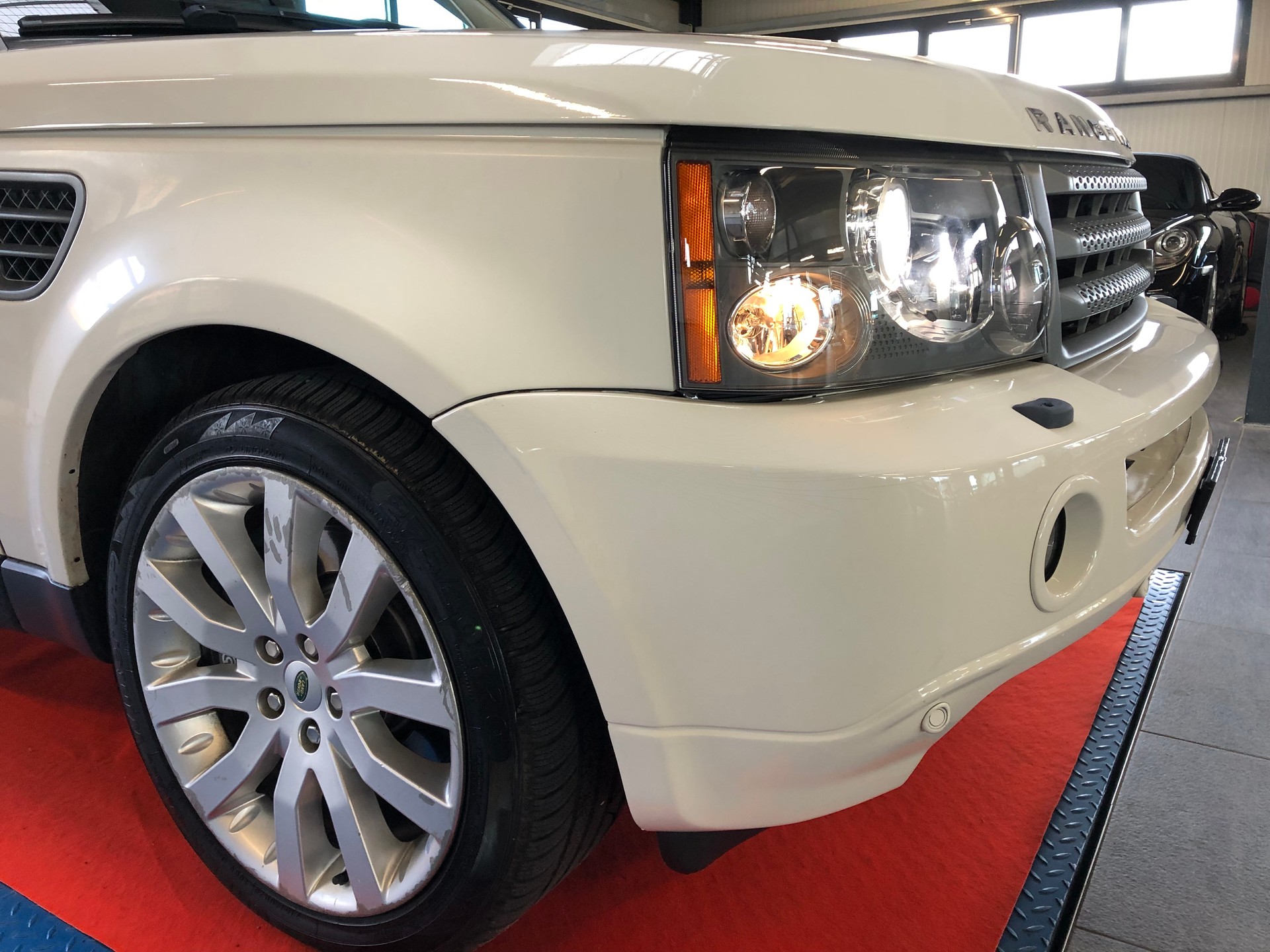 LAND ROVER Range Rover Sport 3.6 Td8 HSE Automatic-image-1