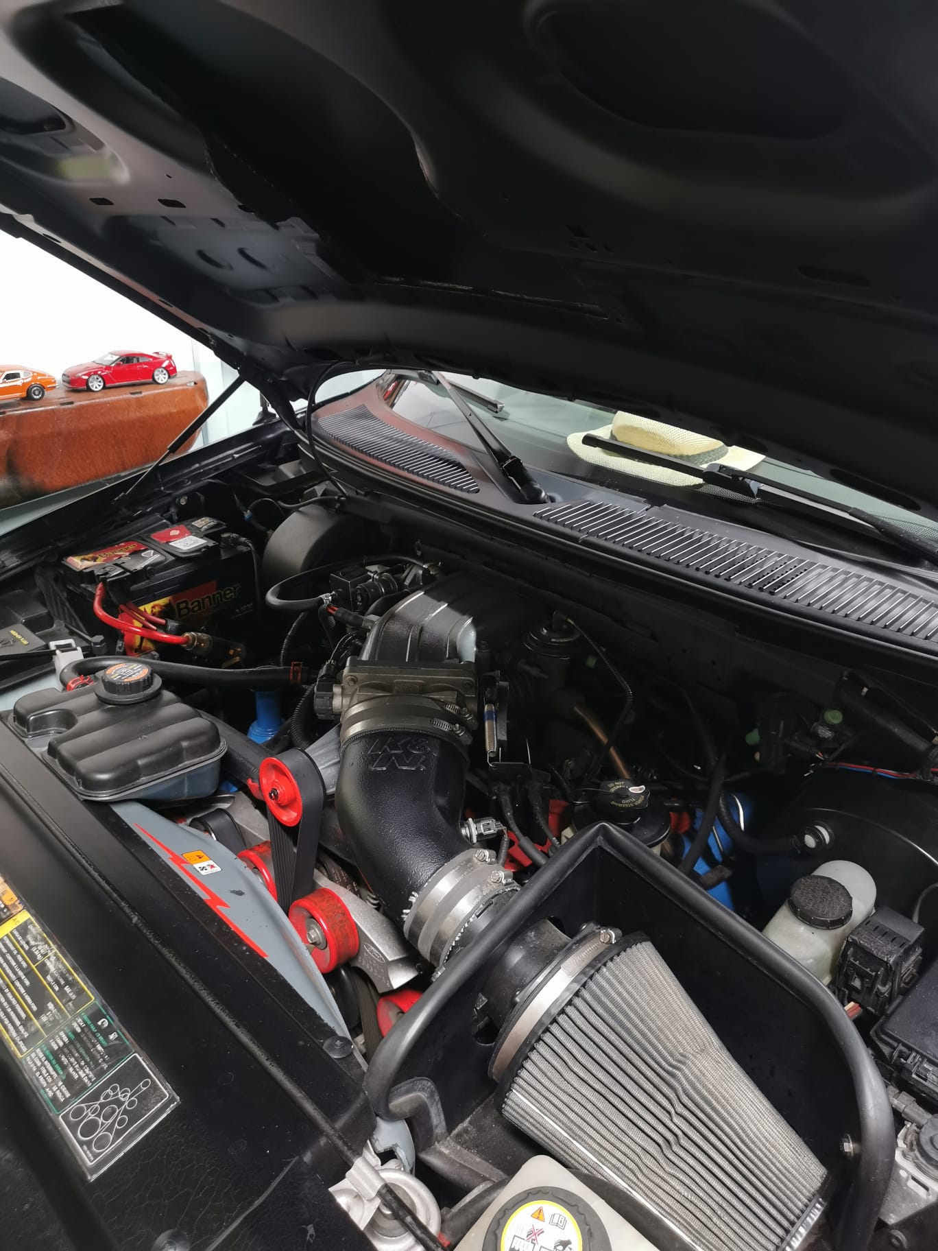 FORD F-150 Lightning SVT-image-3