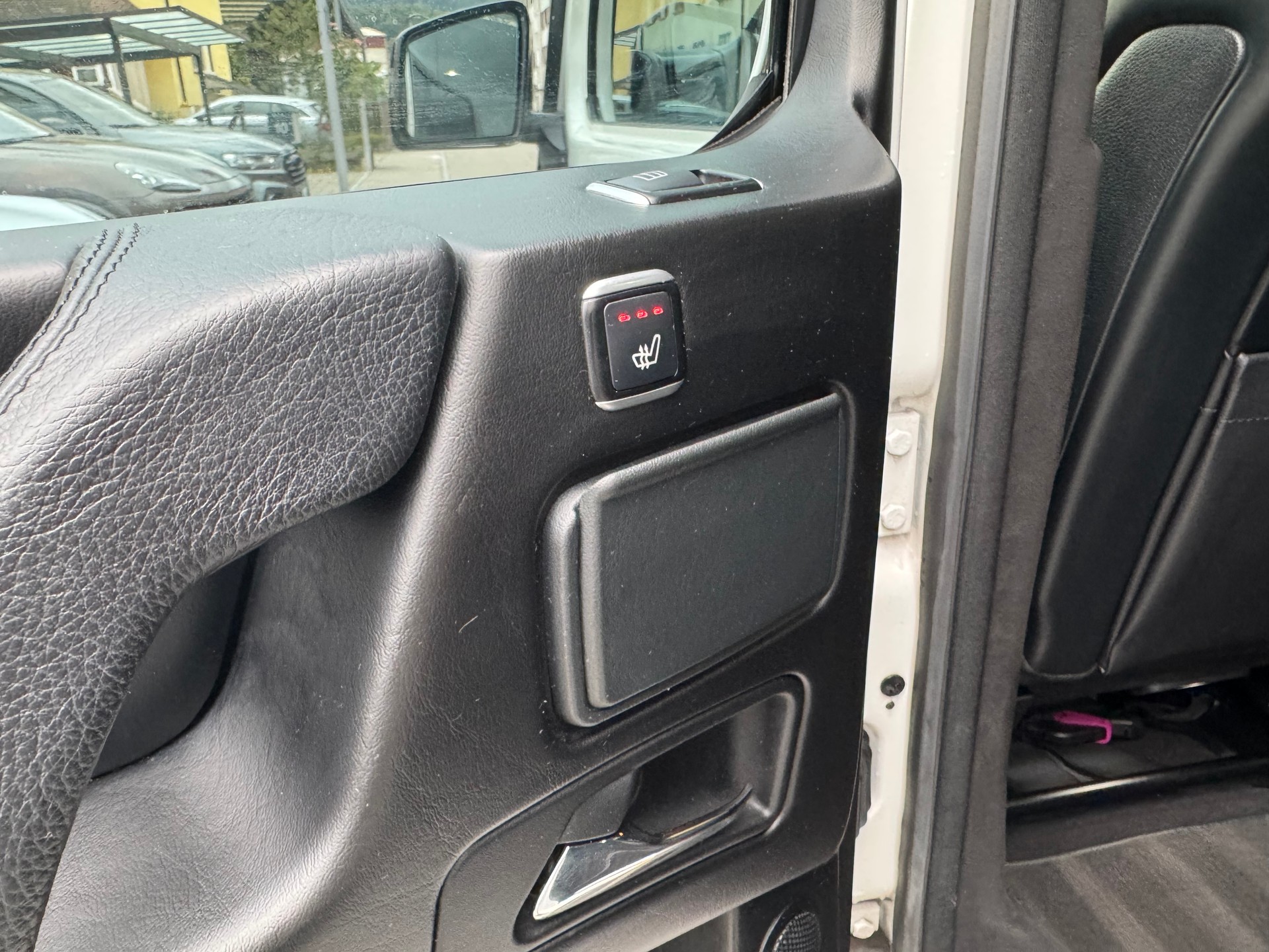 MERCEDES-BENZ G 63 AMG Automatic-image-25