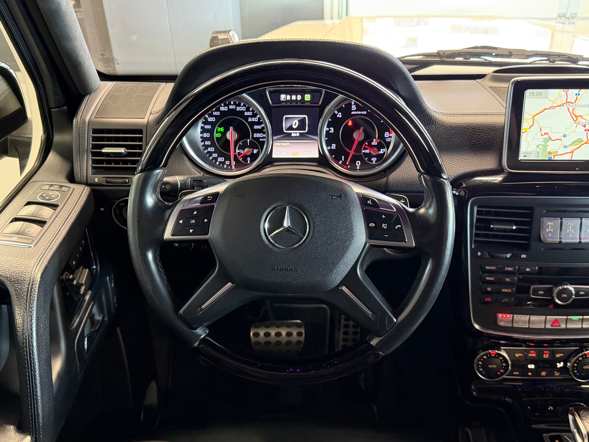 MERCEDES-BENZ G 63 AMG Automatic-image-23