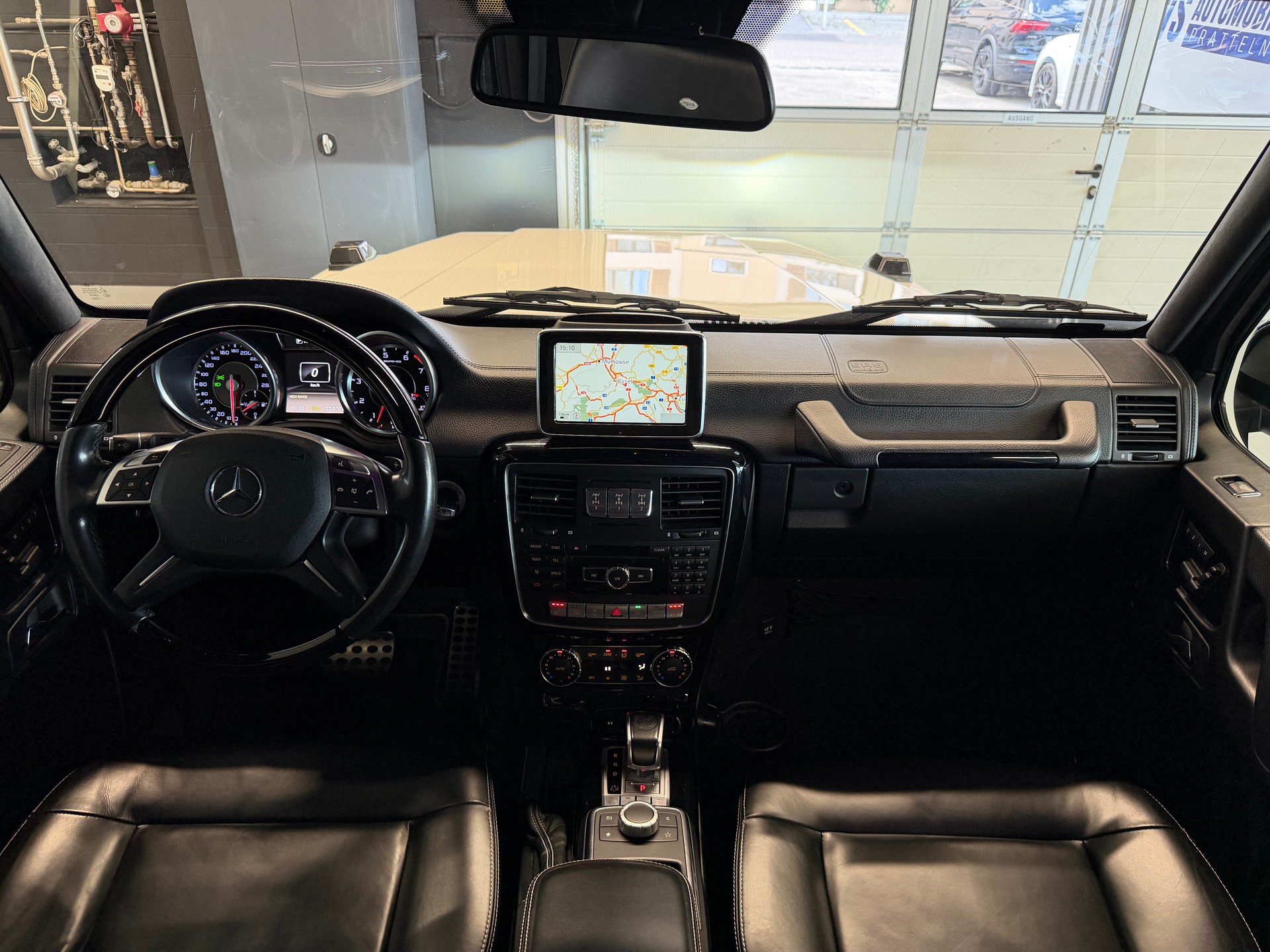 MERCEDES-BENZ G 63 AMG Automatic-image-17