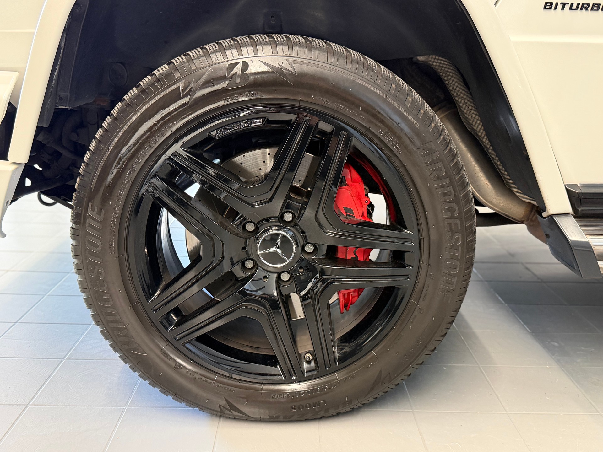 MERCEDES-BENZ G 63 AMG Automatic-image-9