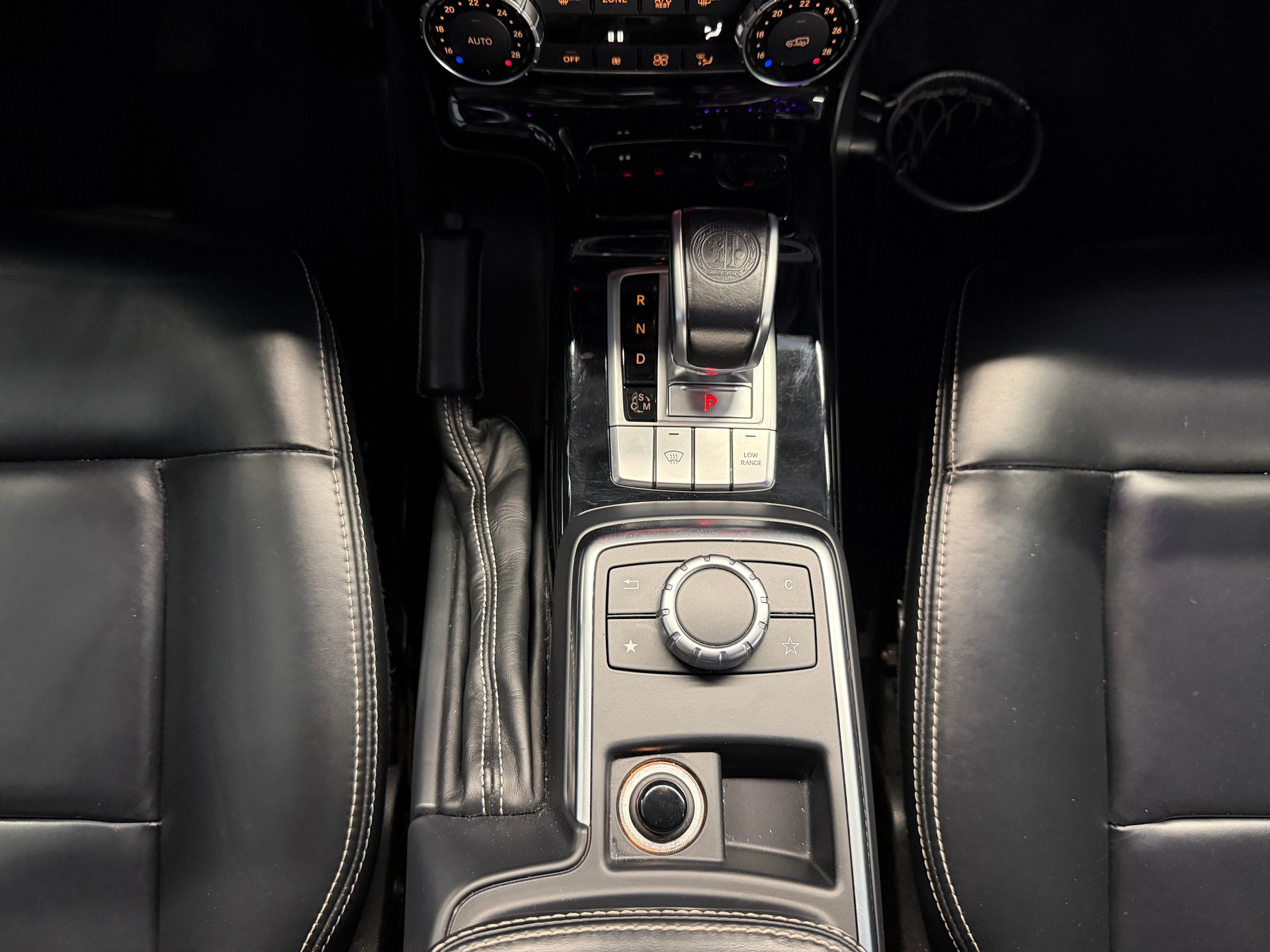 MERCEDES-BENZ G 63 AMG Automatic-image-18