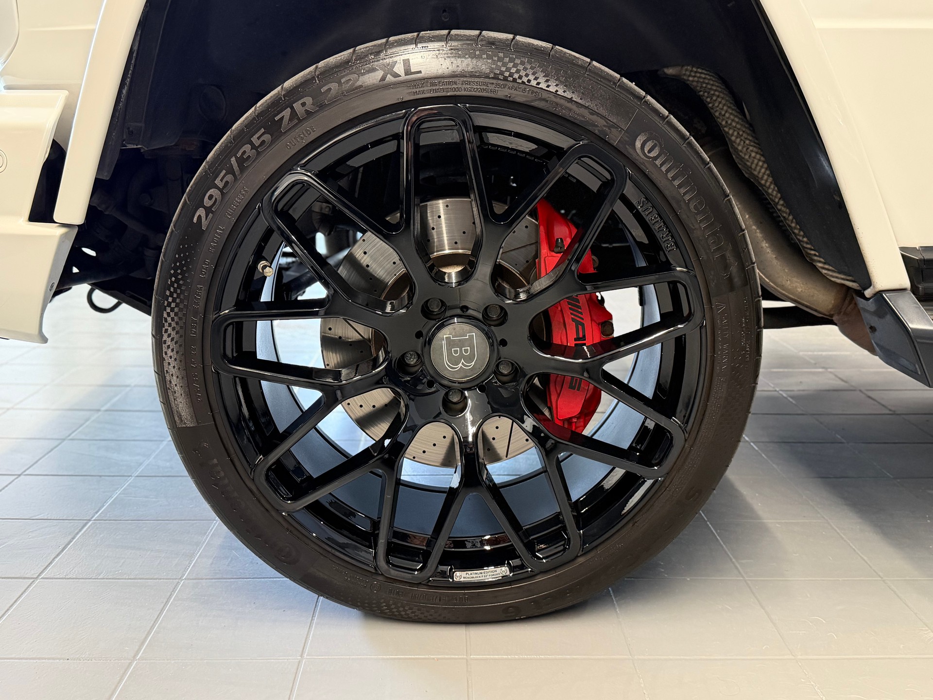 MERCEDES-BENZ G 63 AMG Automatic-image-8