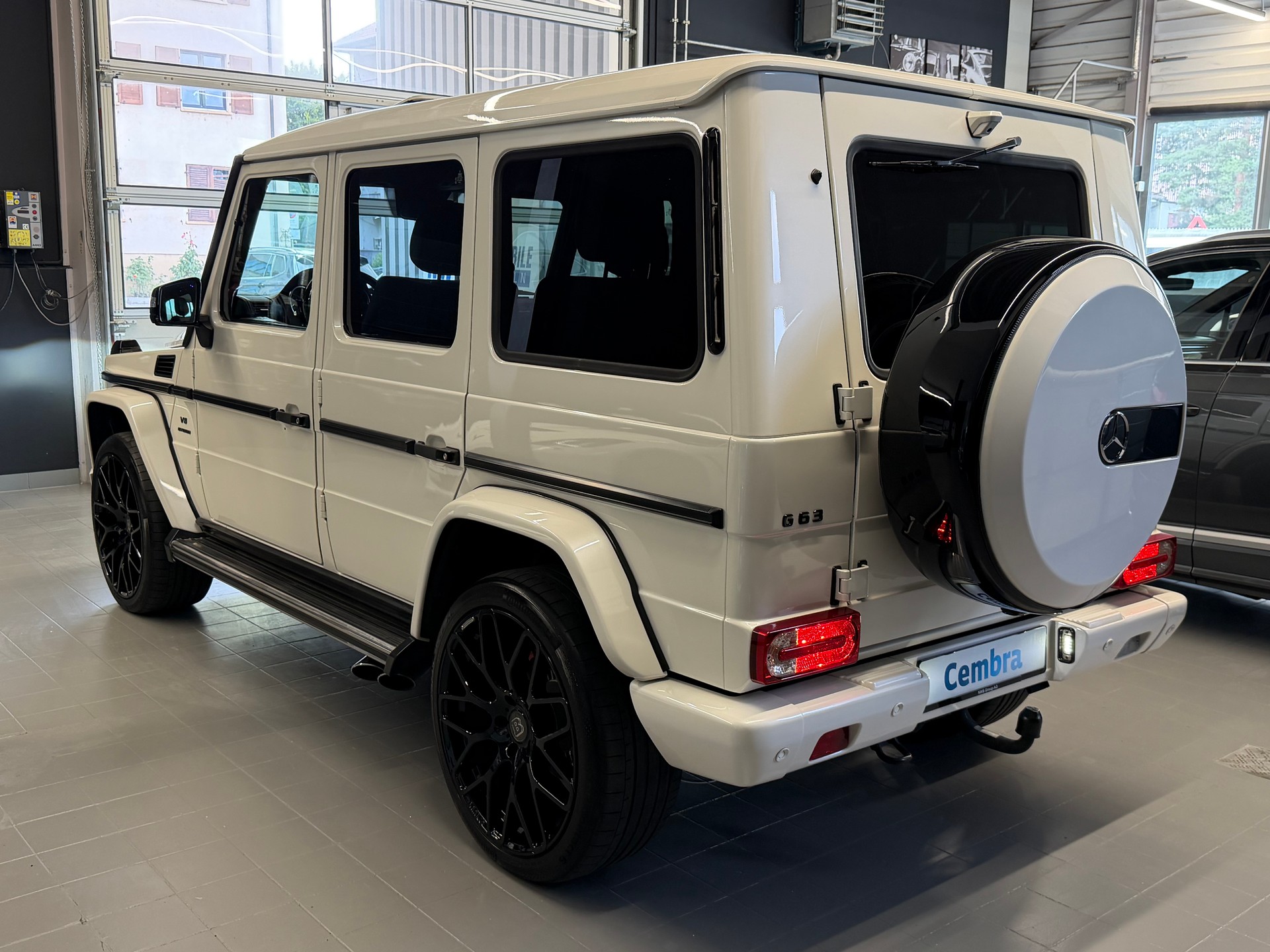 MERCEDES-BENZ G 63 AMG Automatic-image-5