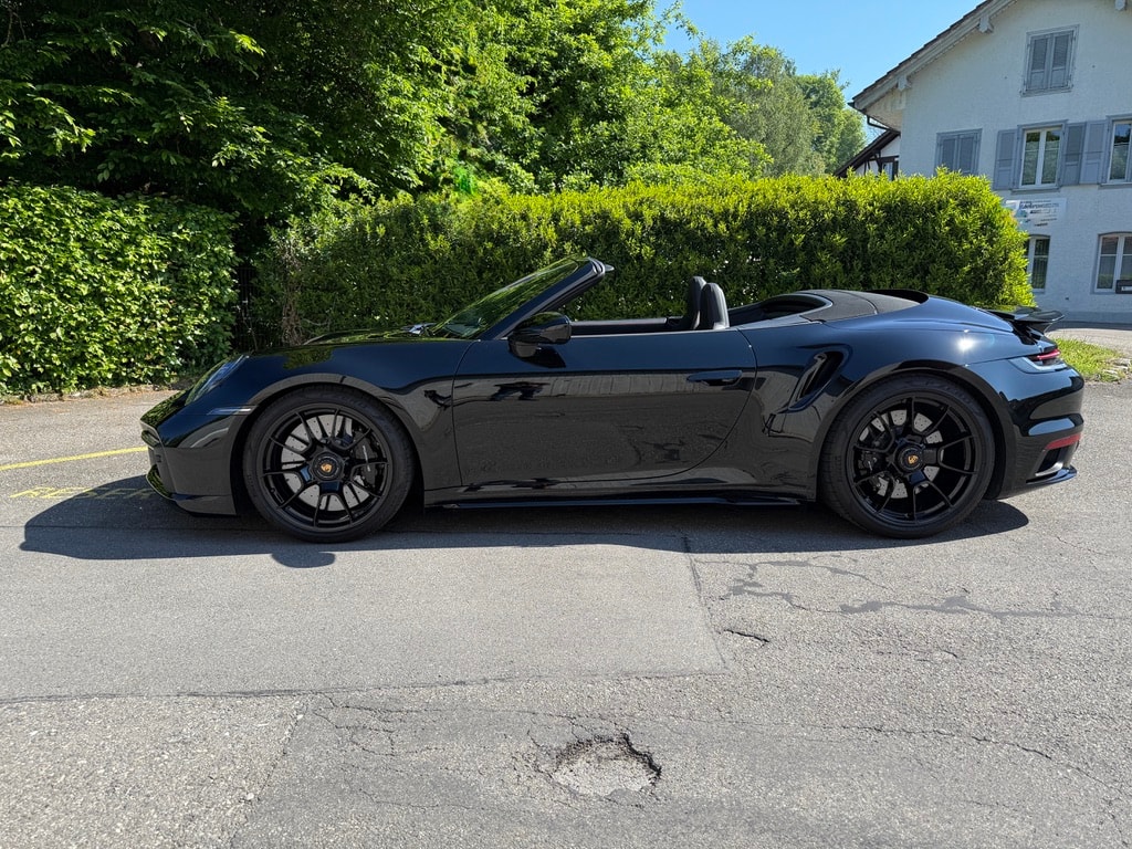 PORSCHE 911 Turbo S Cabriolet PDK-image-1
