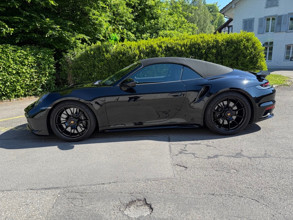 PORSCHE 911 Turbo S Cabriolet PDK-image-13