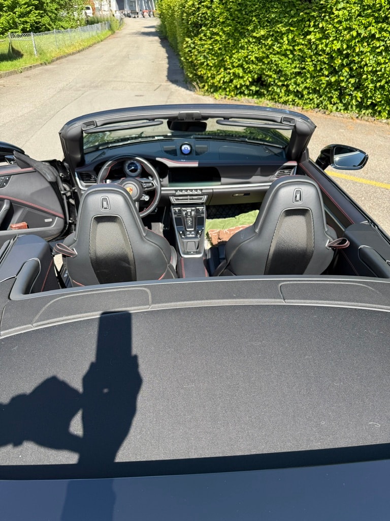 PORSCHE 911 Turbo S Cabriolet PDK-image-9