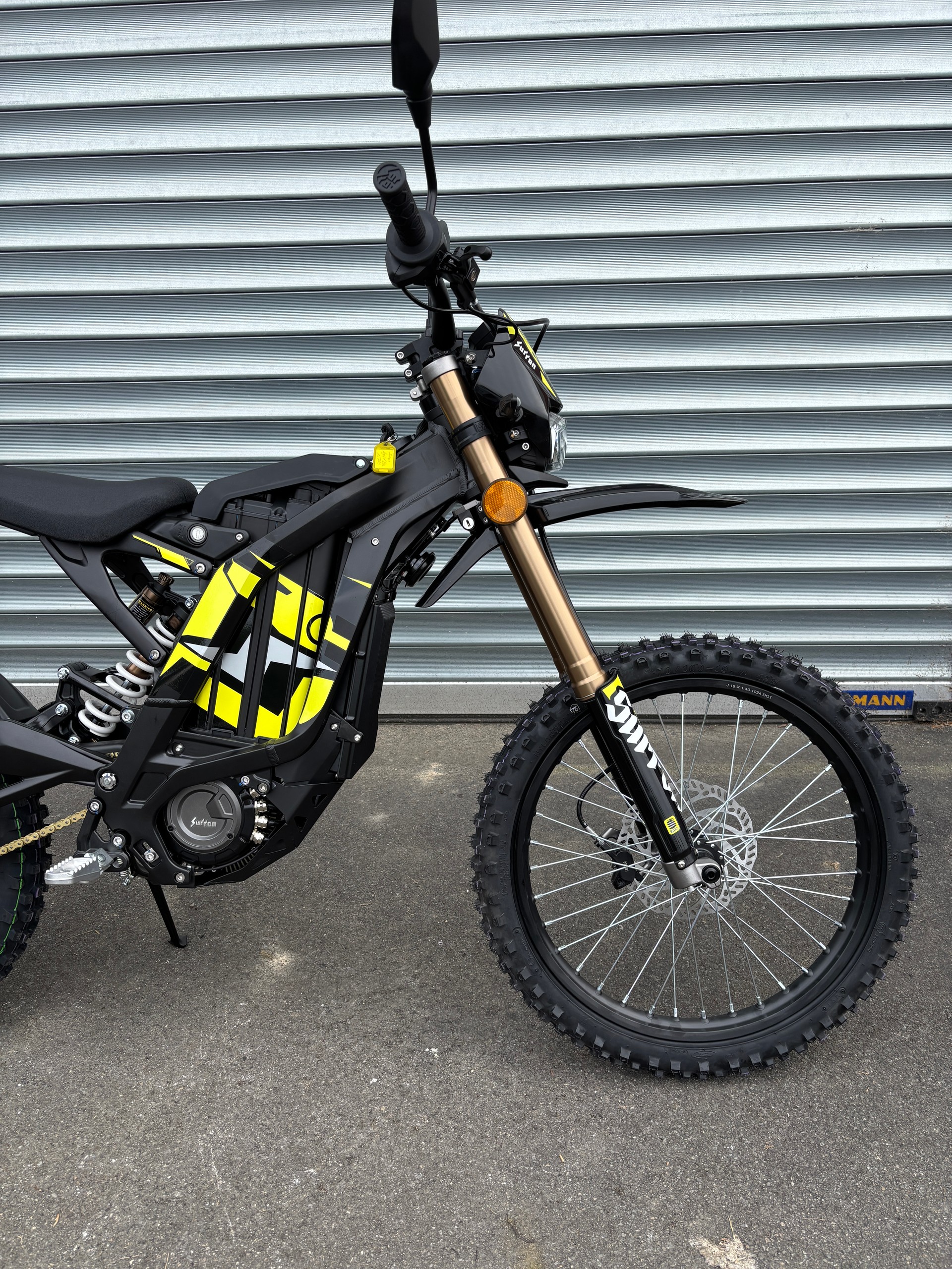 SUR-RON Light Bee L1e-showroom-element-2