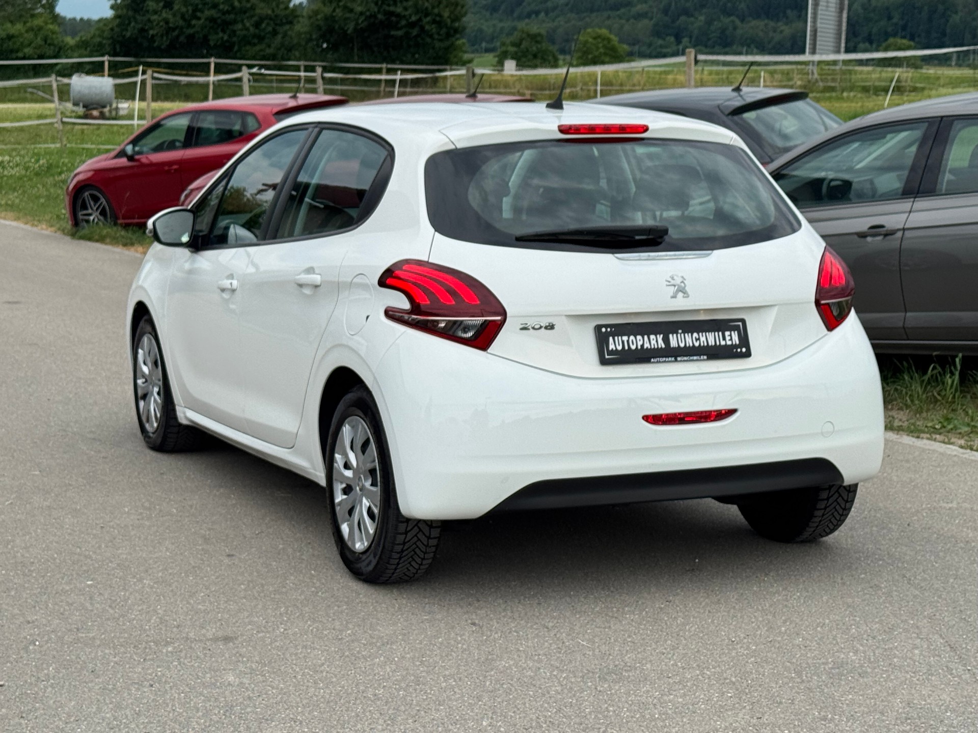 PEUGEOT 208 1.5 BlueHDi Active-image-3