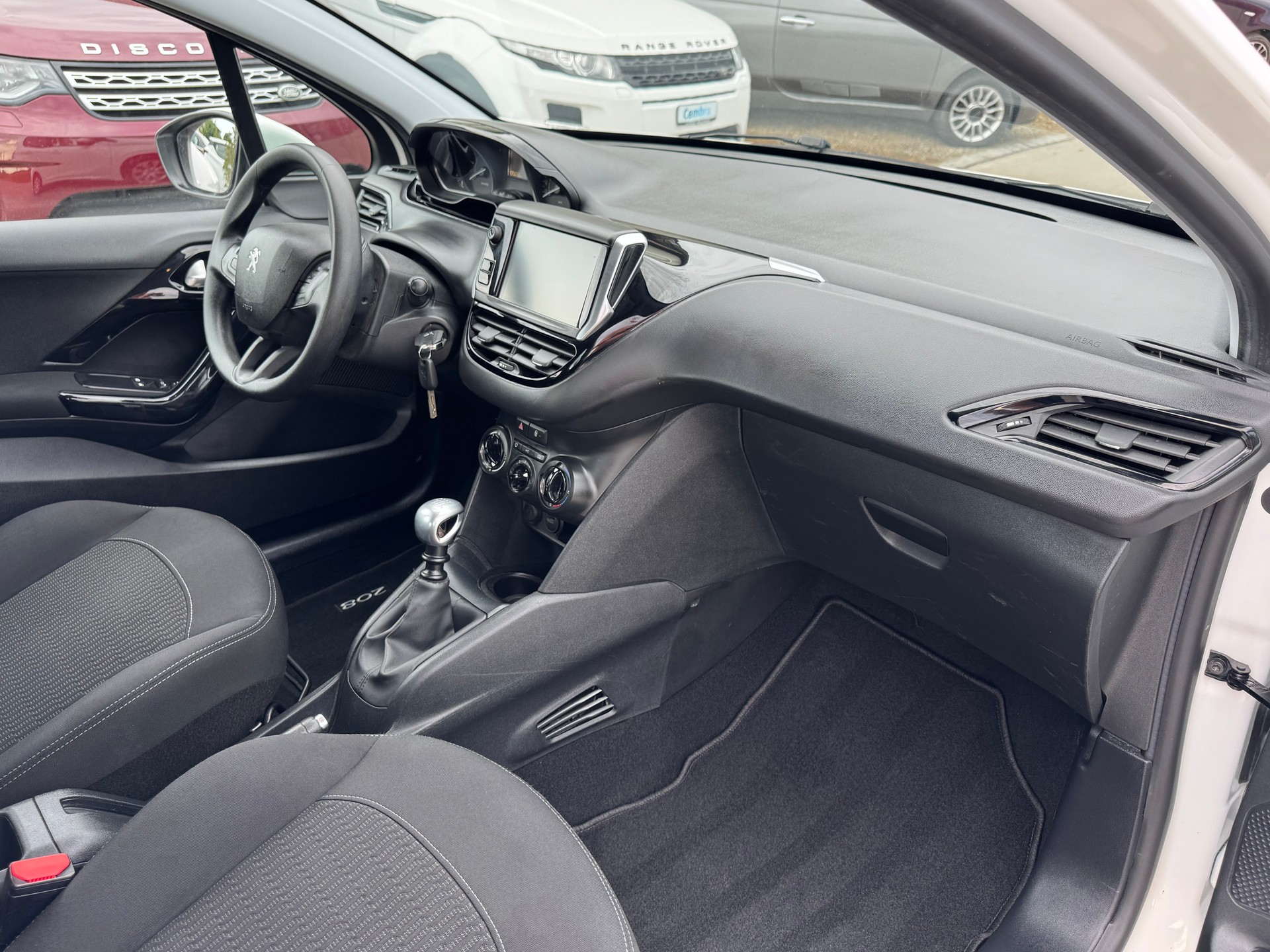 PEUGEOT 208 1.5 BlueHDi Active-image-4
