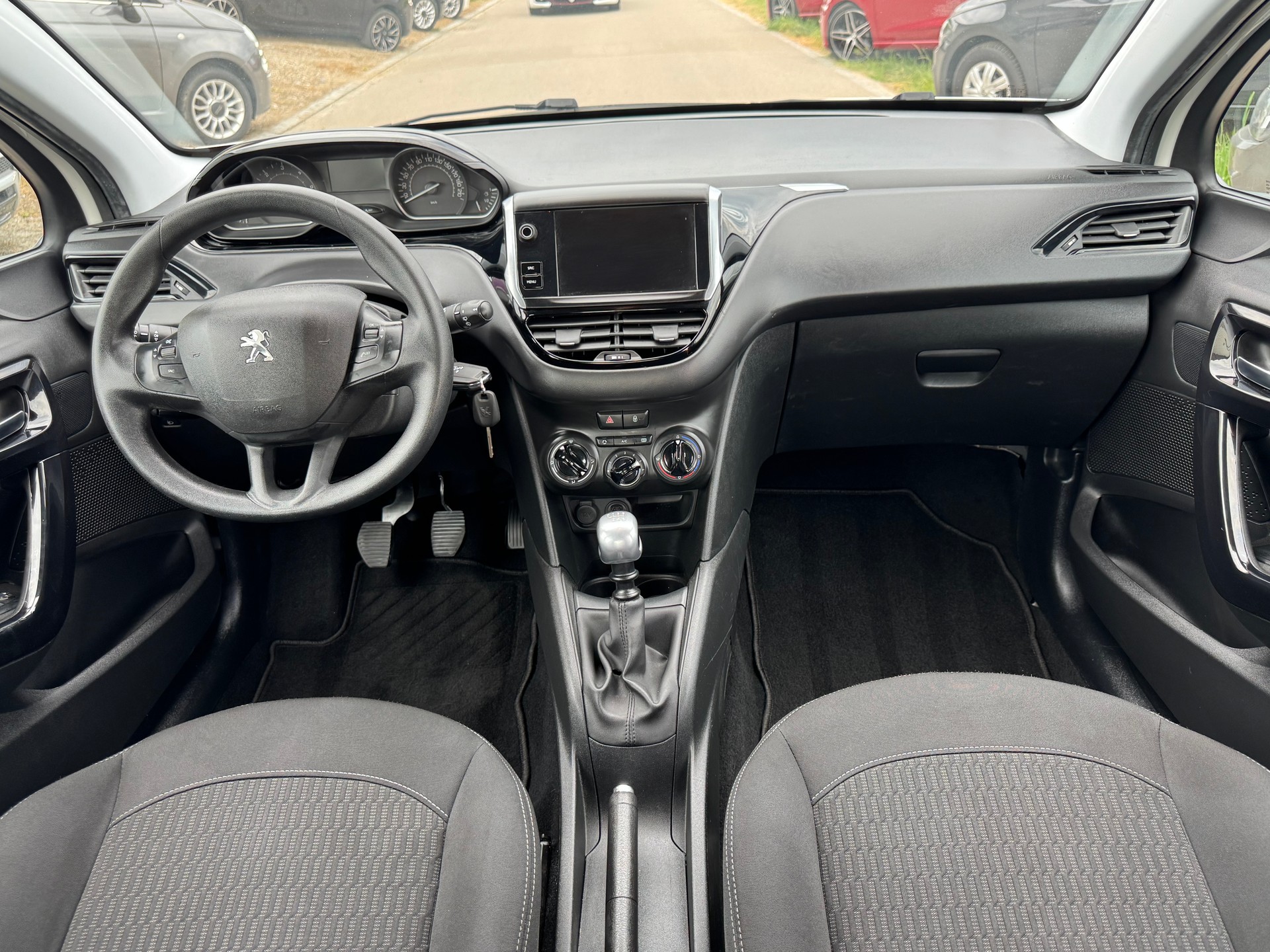 PEUGEOT 208 1.5 BlueHDi Active-image-6