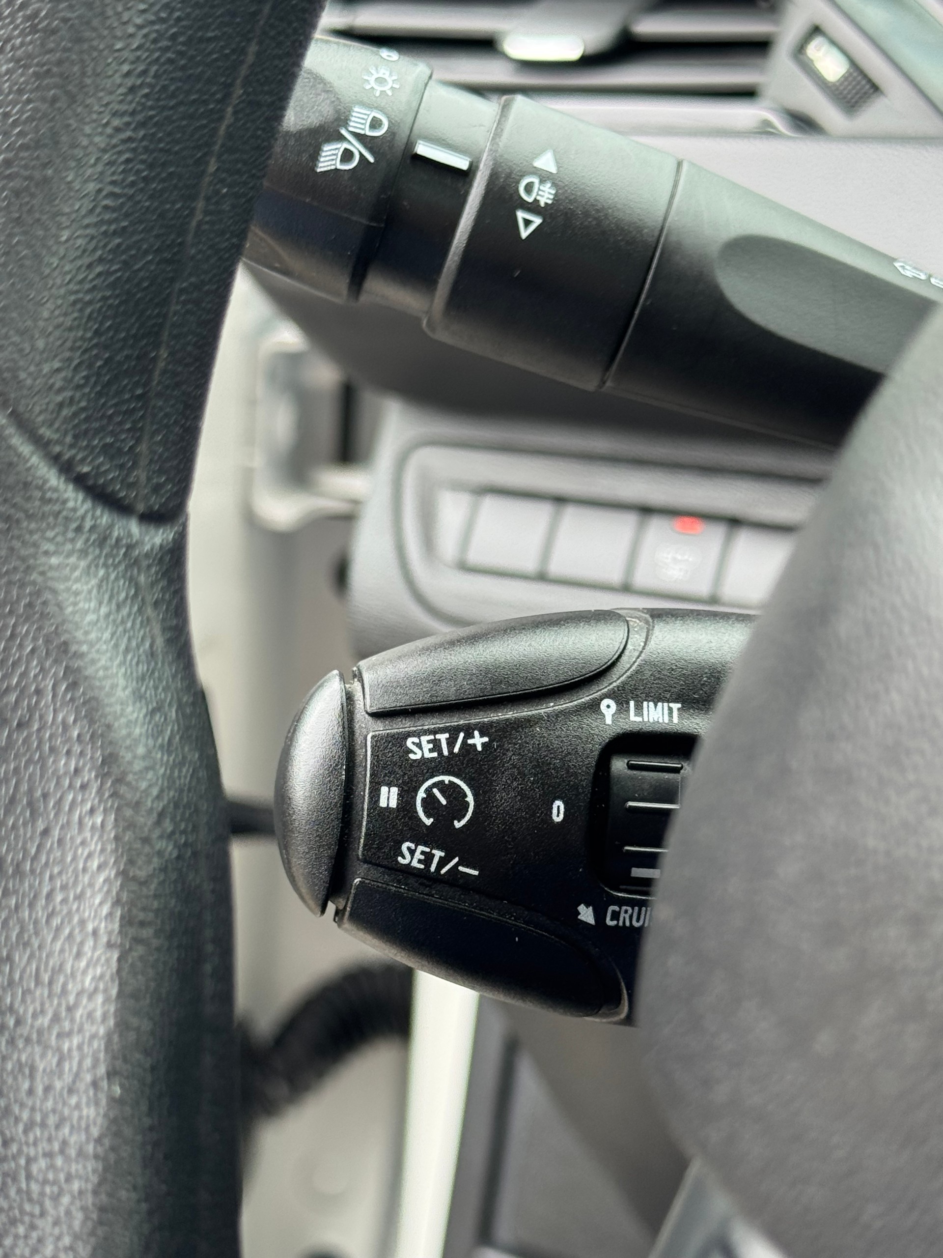 PEUGEOT 208 1.5 BlueHDi Active-image-13
