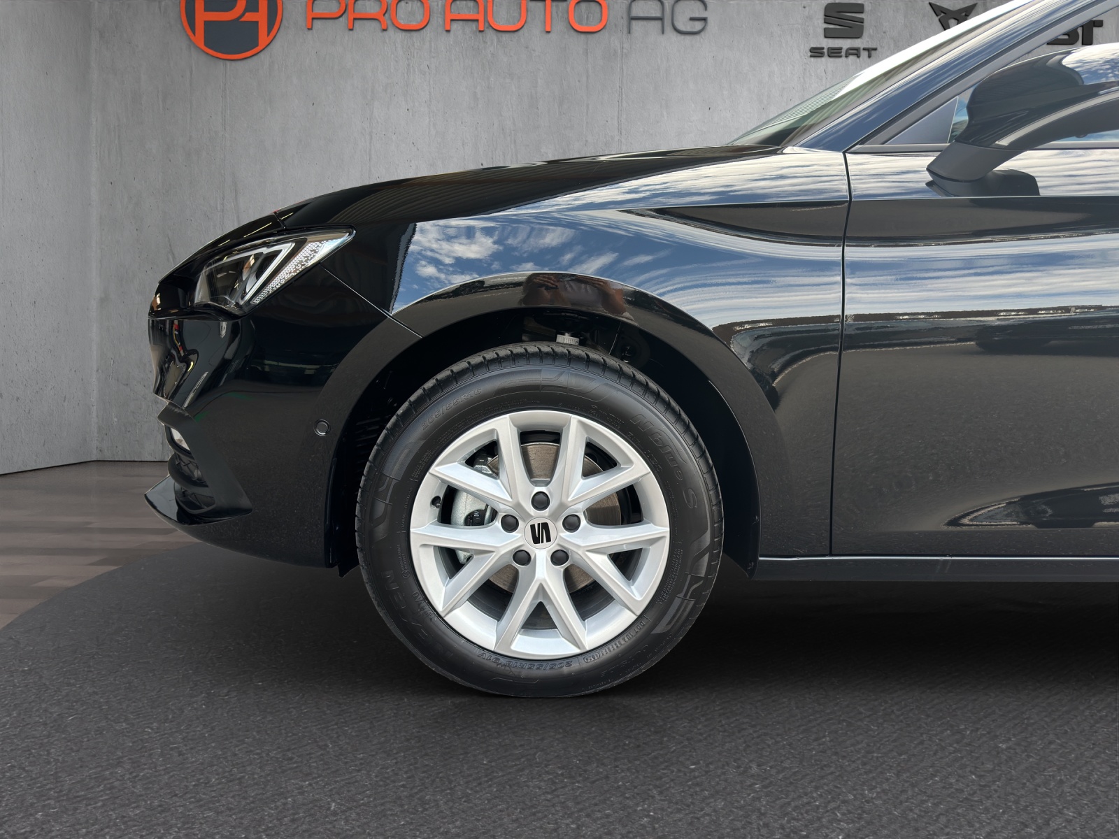 SEAT Leon ST 1.5 eTSI mHEV DSG Style-image-13
