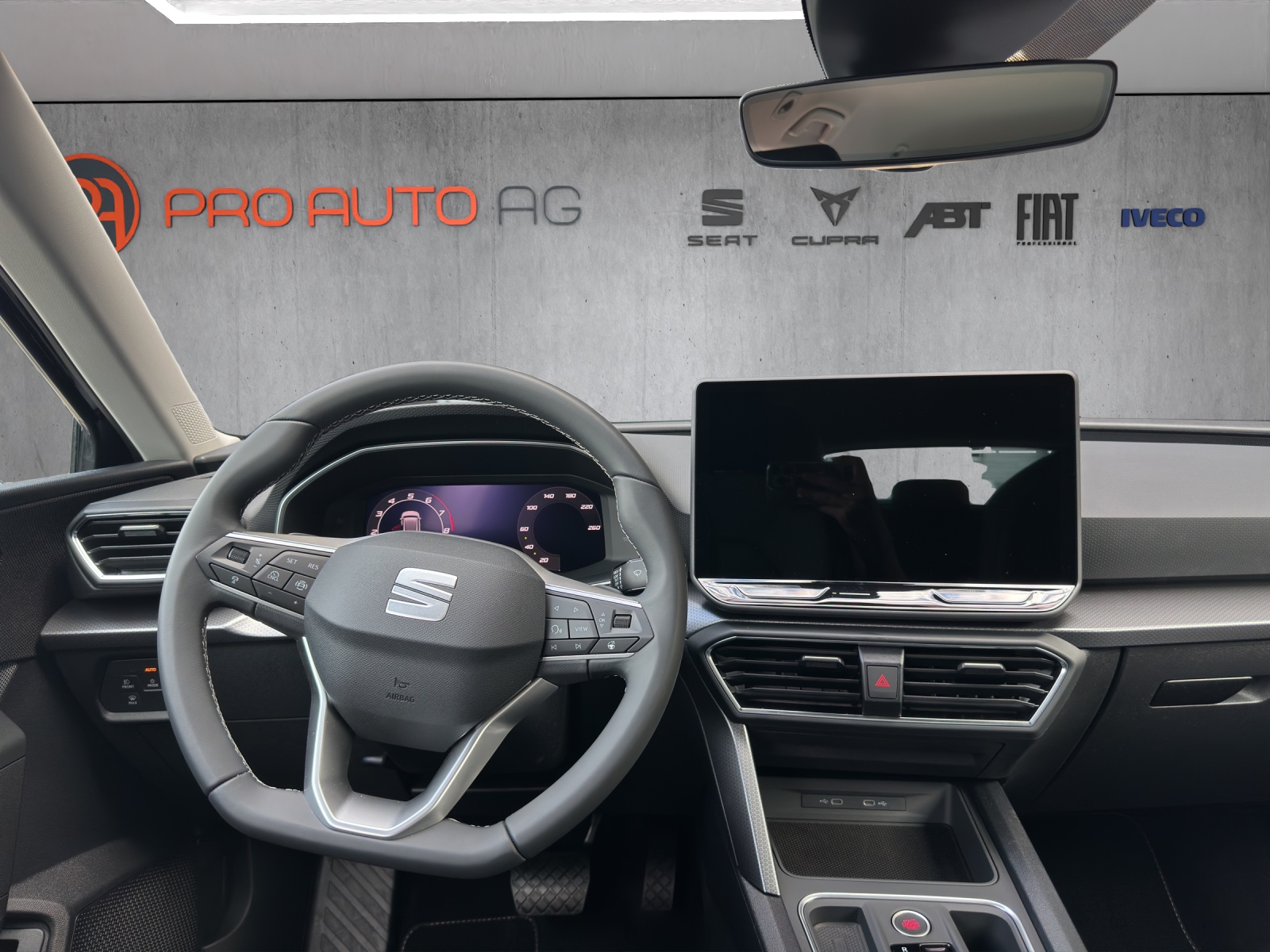 SEAT Leon ST 1.5 eTSI mHEV DSG Style-image-9