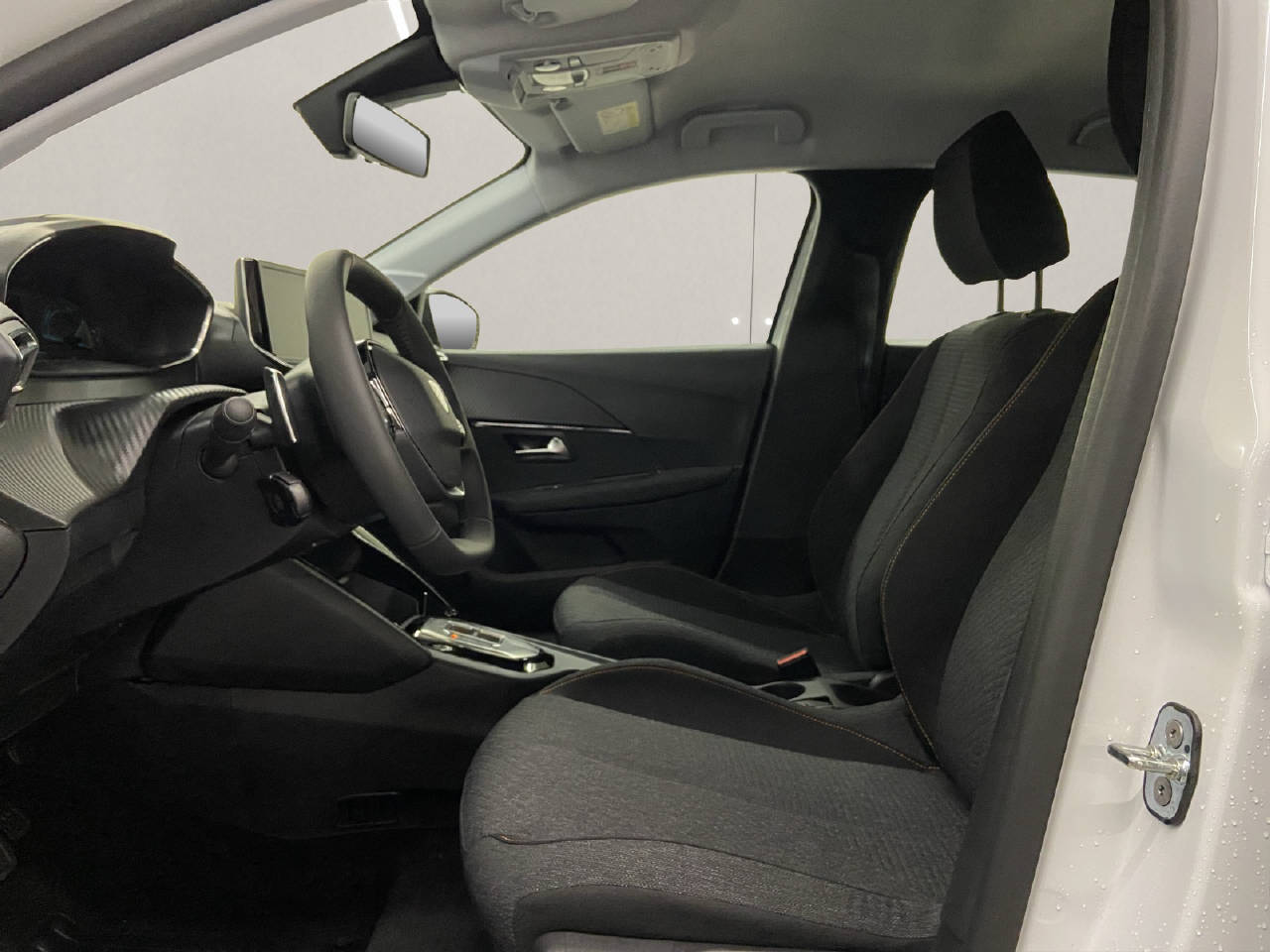 PEUGEOT 208 1.2 Hybrid Style-image-4