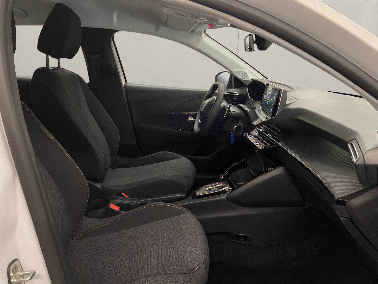 PEUGEOT 208 1.2 Hybrid Style-image-11