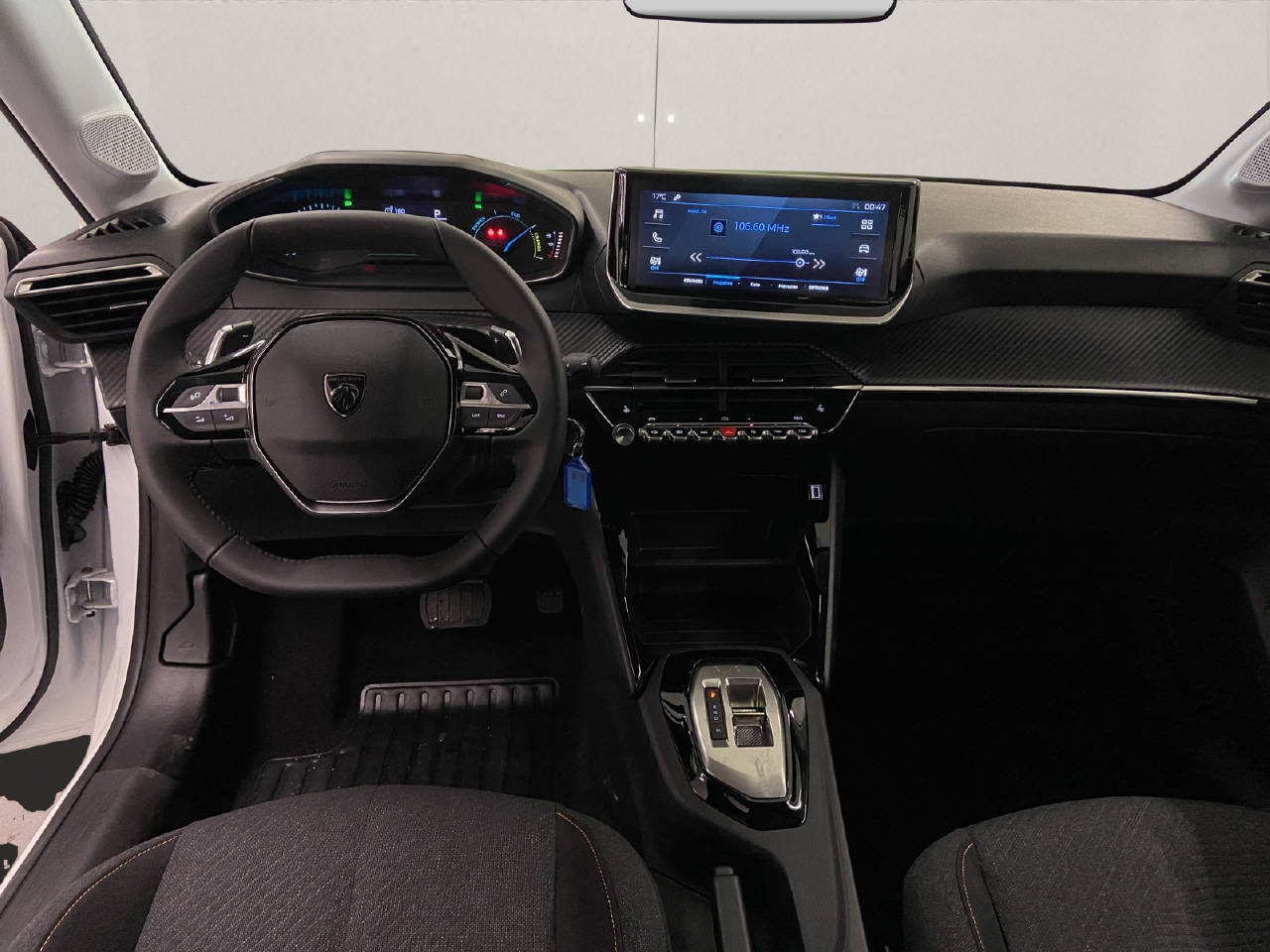 PEUGEOT 208 1.2 Hybrid Style-image-5