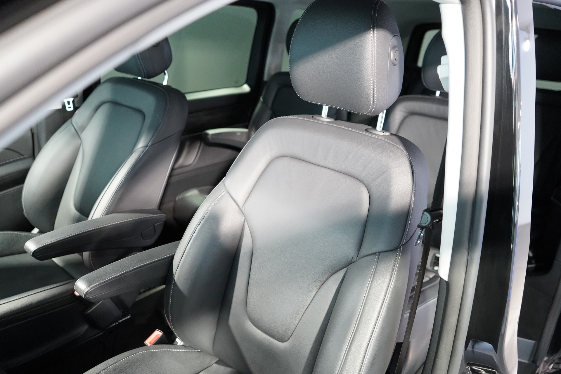 MERCEDES-BENZ V 250 d Avantgarde L 4M-image-5