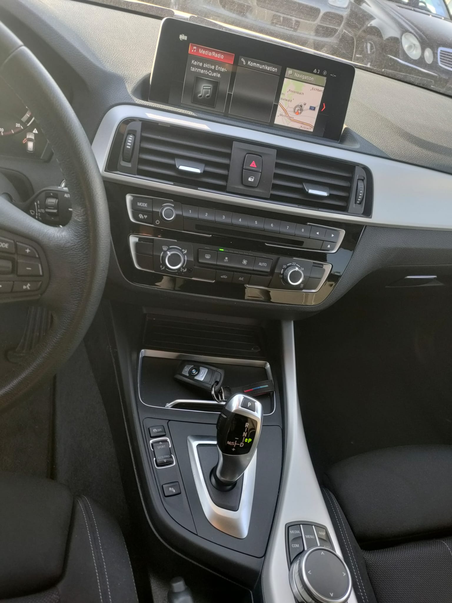 BMW 118i Edition Sport Line Steptronic-image-3
