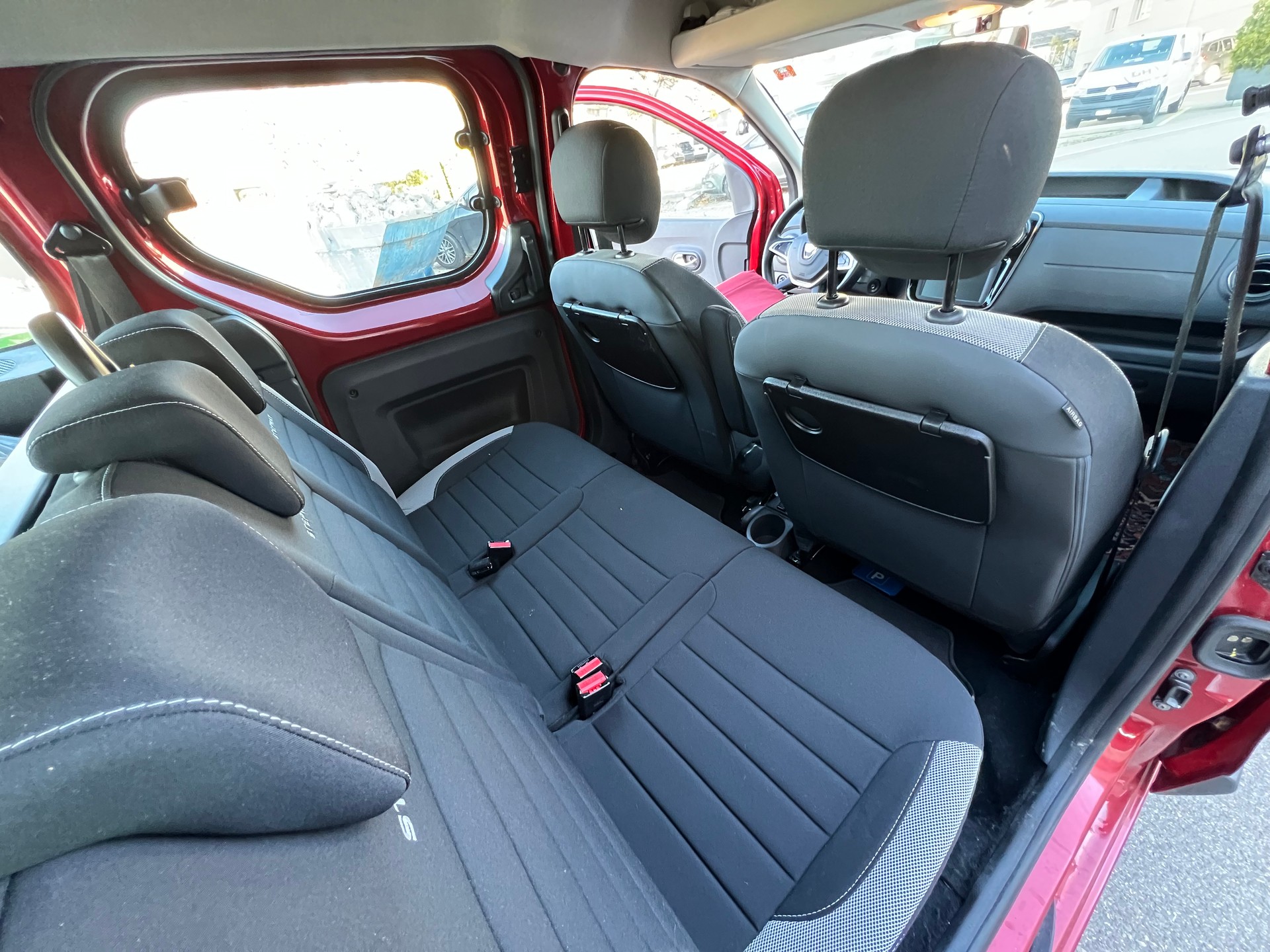 DACIA Dokker 1.5 dCi Stepway-image-14