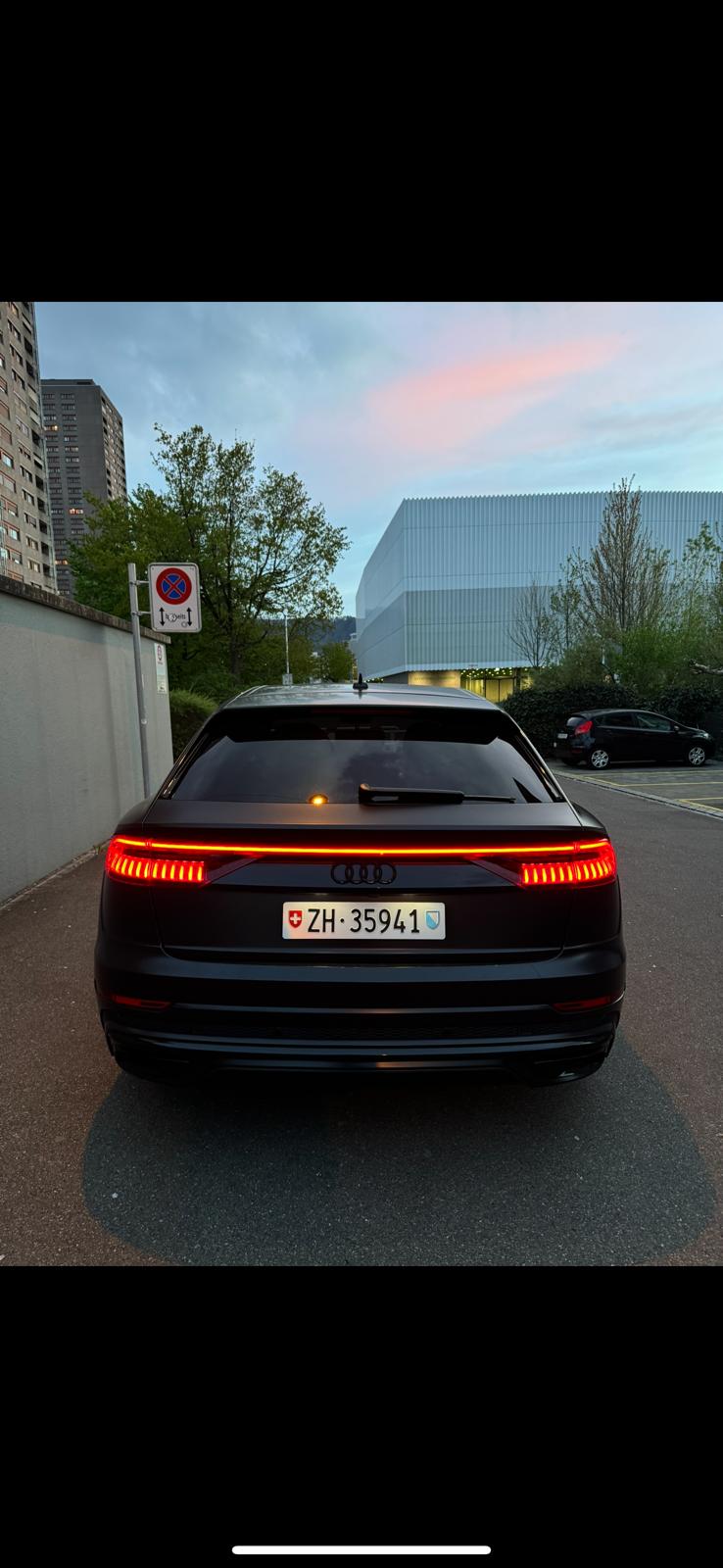 AUDI Q8-image-1