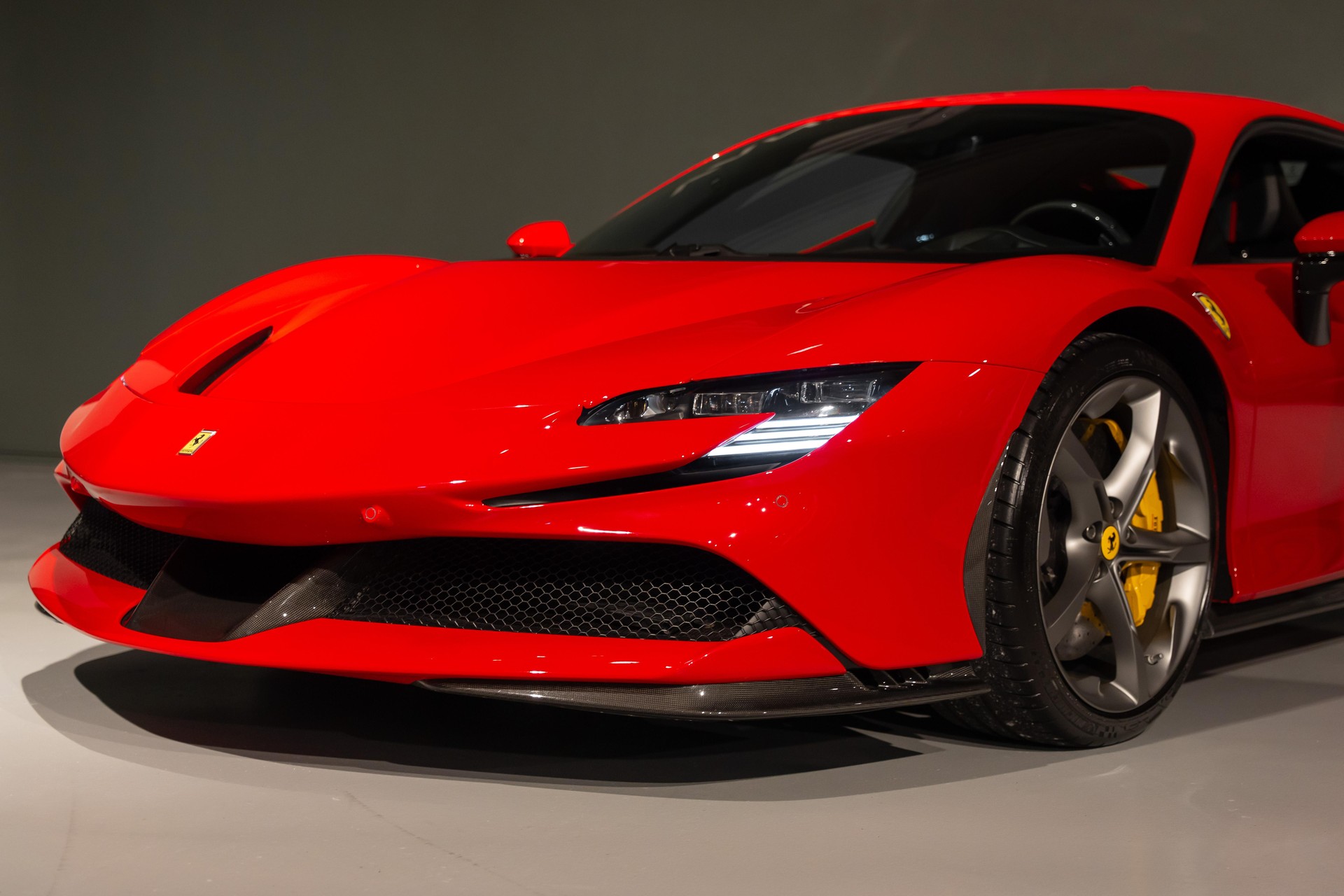 FERRARI SF90 Stradale 4.0-image-3