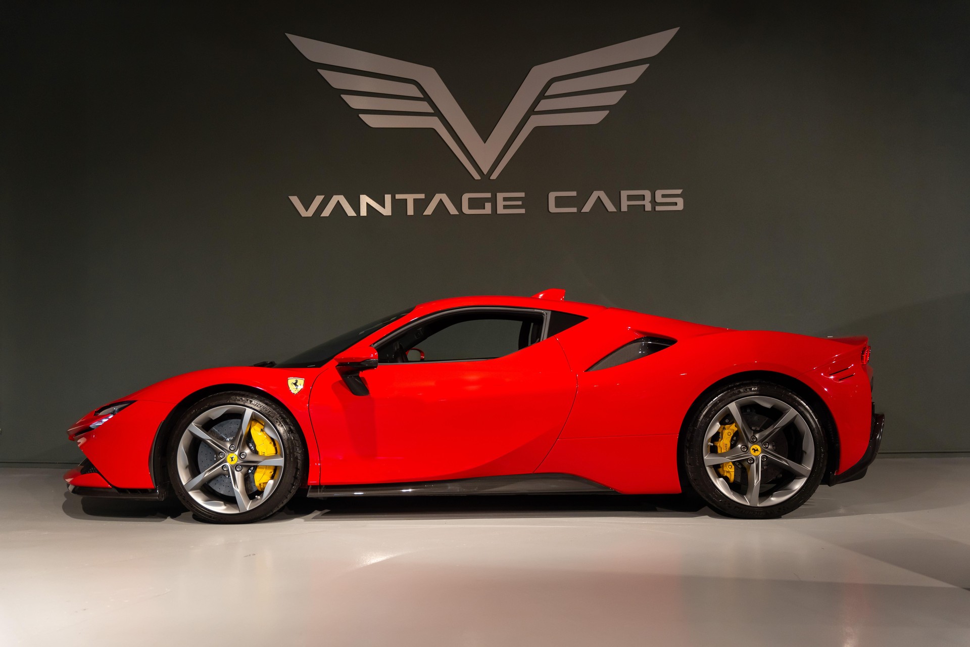FERRARI SF90 Stradale 4.0-image-1
