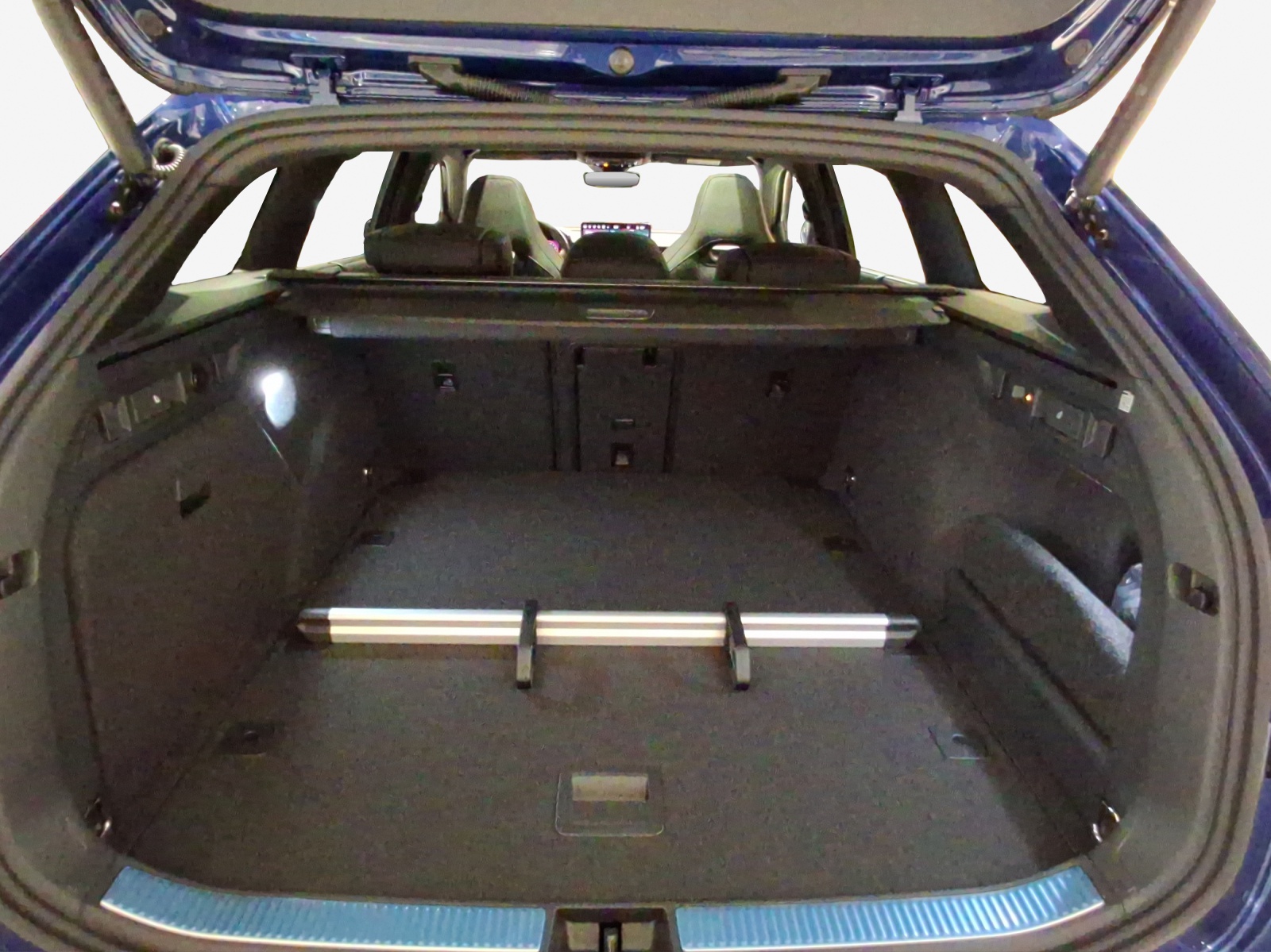 SKODA Superb Combi 2.0 TSI Sportline 4x4 DSG-image-12