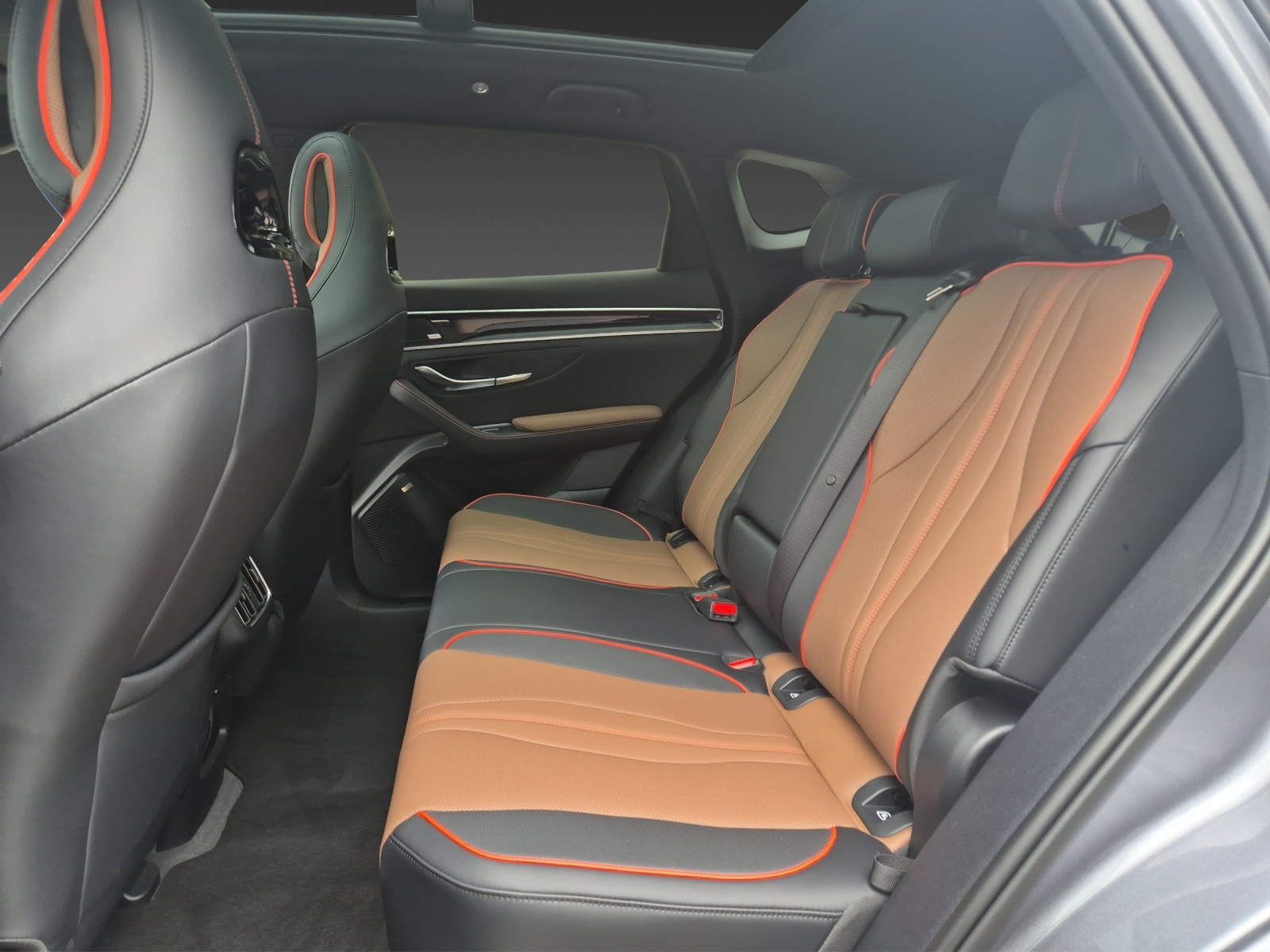 BYD Seal U DM-i Design AWD-image-26