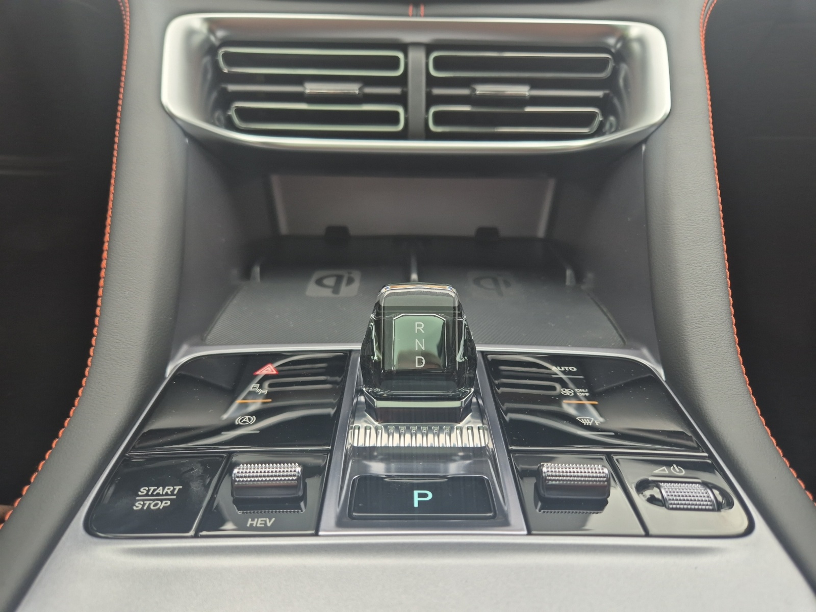 BYD Seal U DM-i Design AWD-image-18
