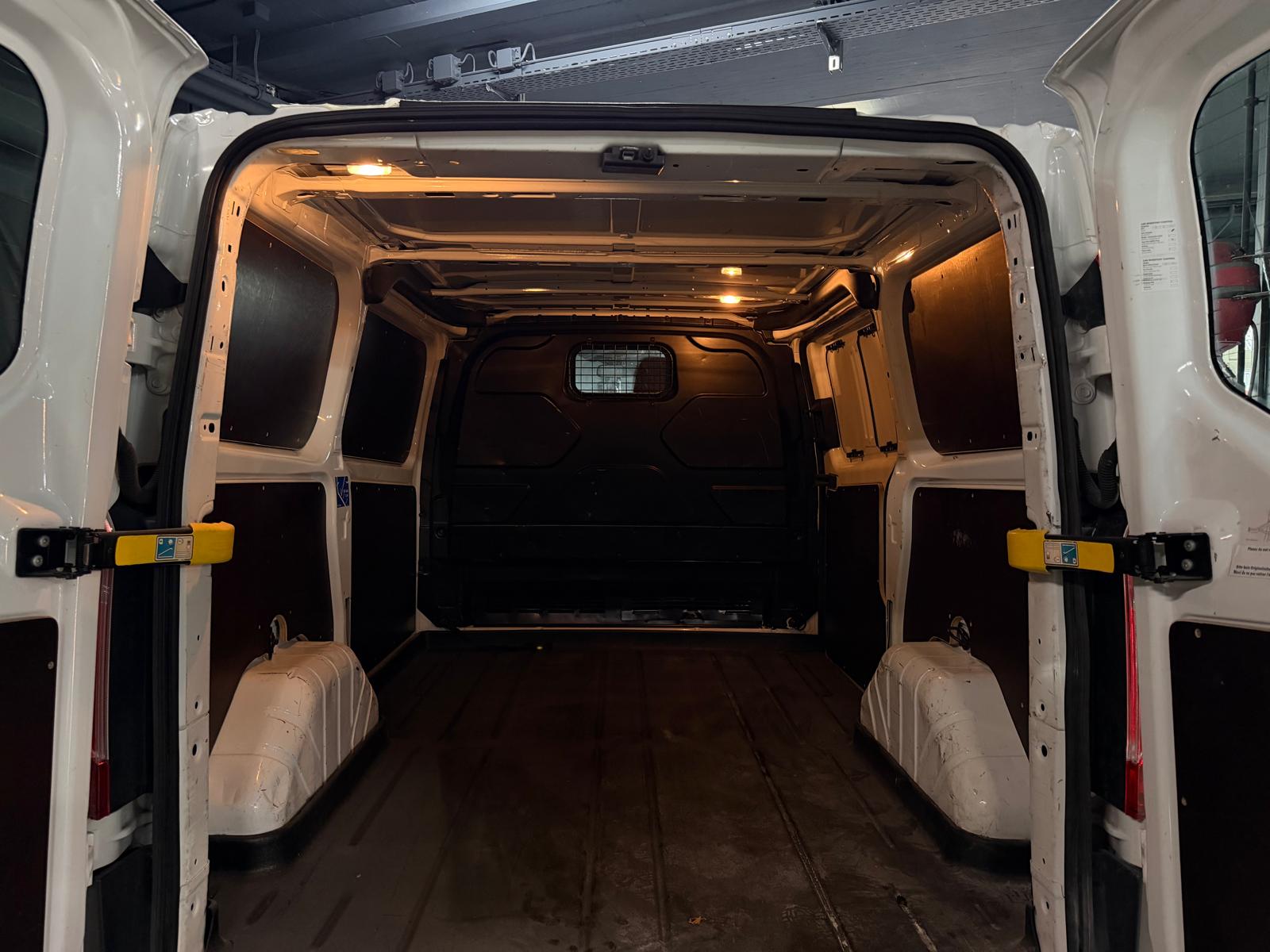 FORD Transit Custom Van 290 L1H1 Trend Frisch ab MFK & Frisch ab Service-image-12