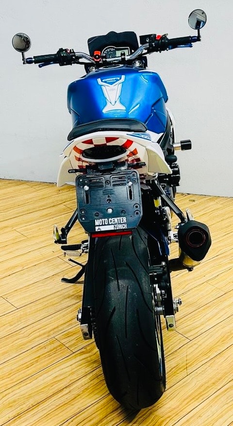 SUZUKI GSR 750 ABS-showroom-element-3