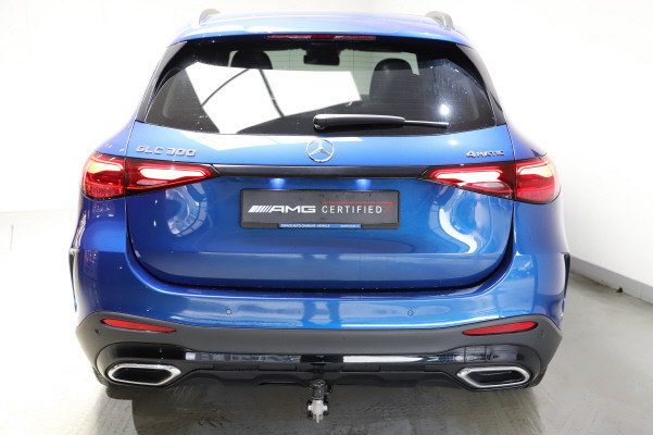 MERCEDES-BENZ GLC 300 4M AMG Line-image-5