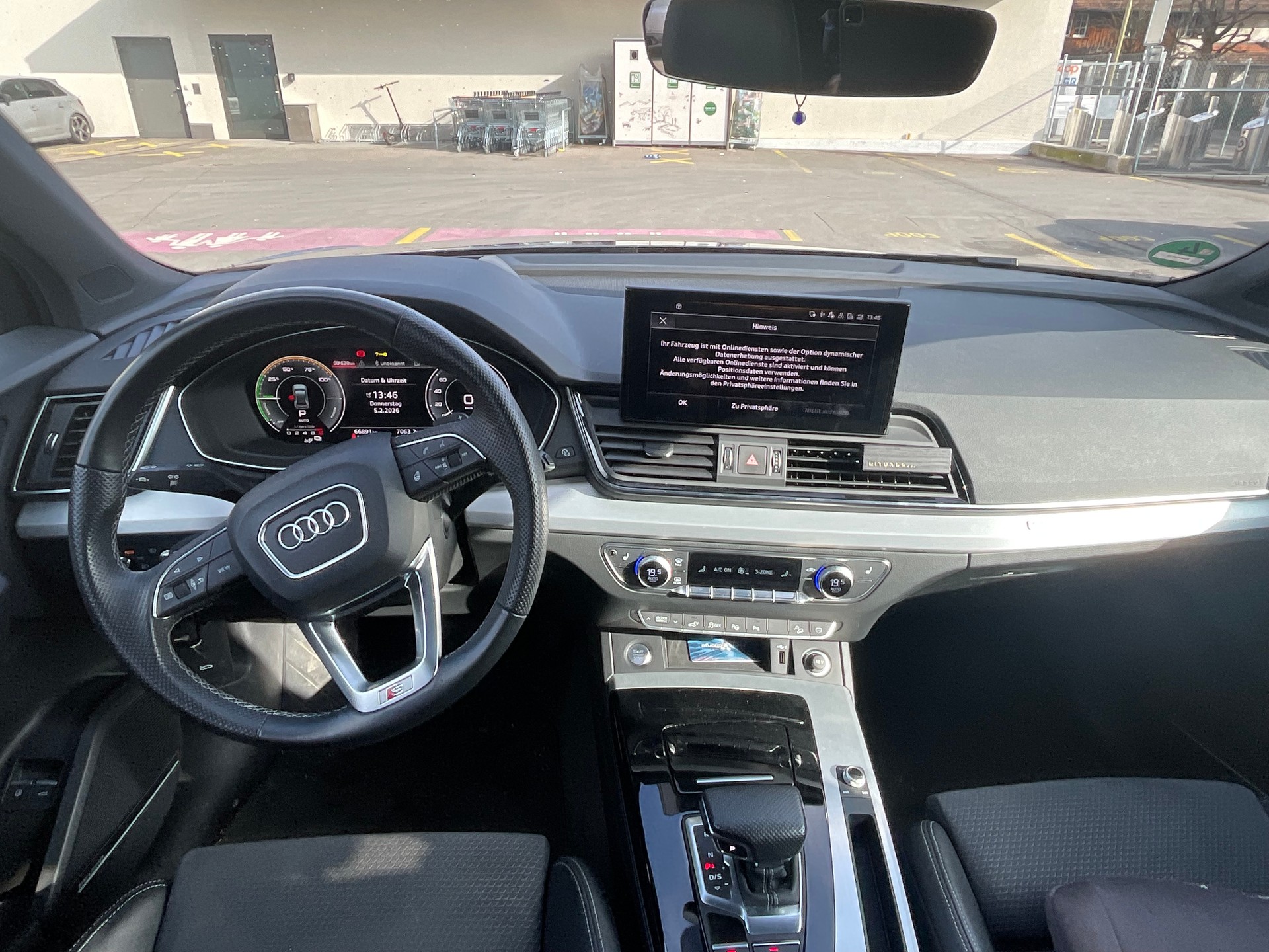 AUDI Q5 Sportback 55 TFSI e PHEV S line quattro S-tronic-image-5