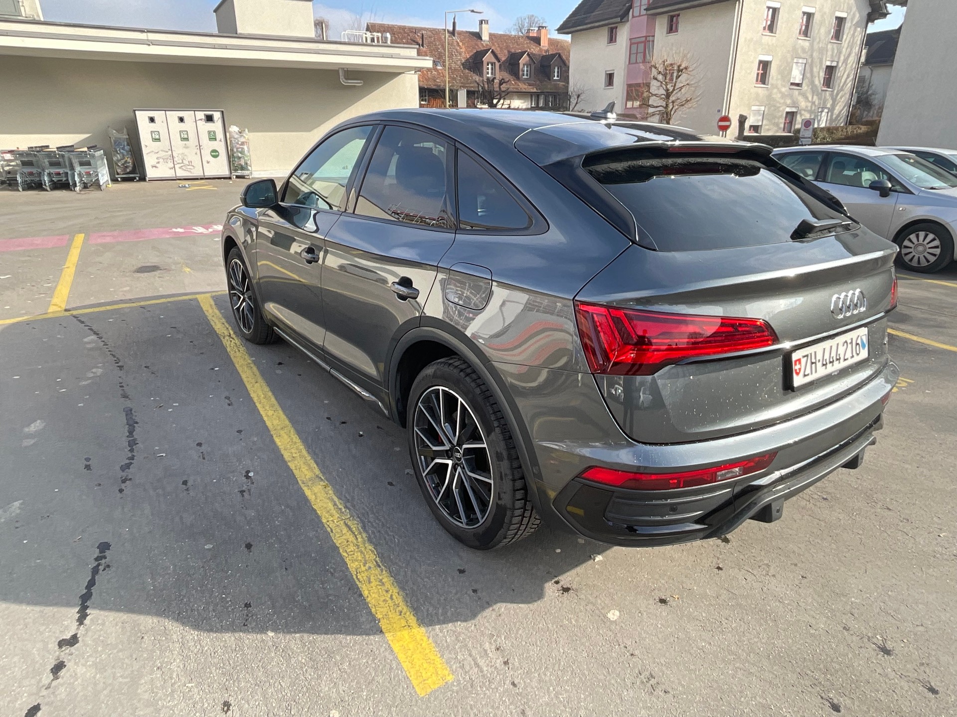AUDI Q5 Sportback 55 TFSI e PHEV S line quattro S-tronic-image-4
