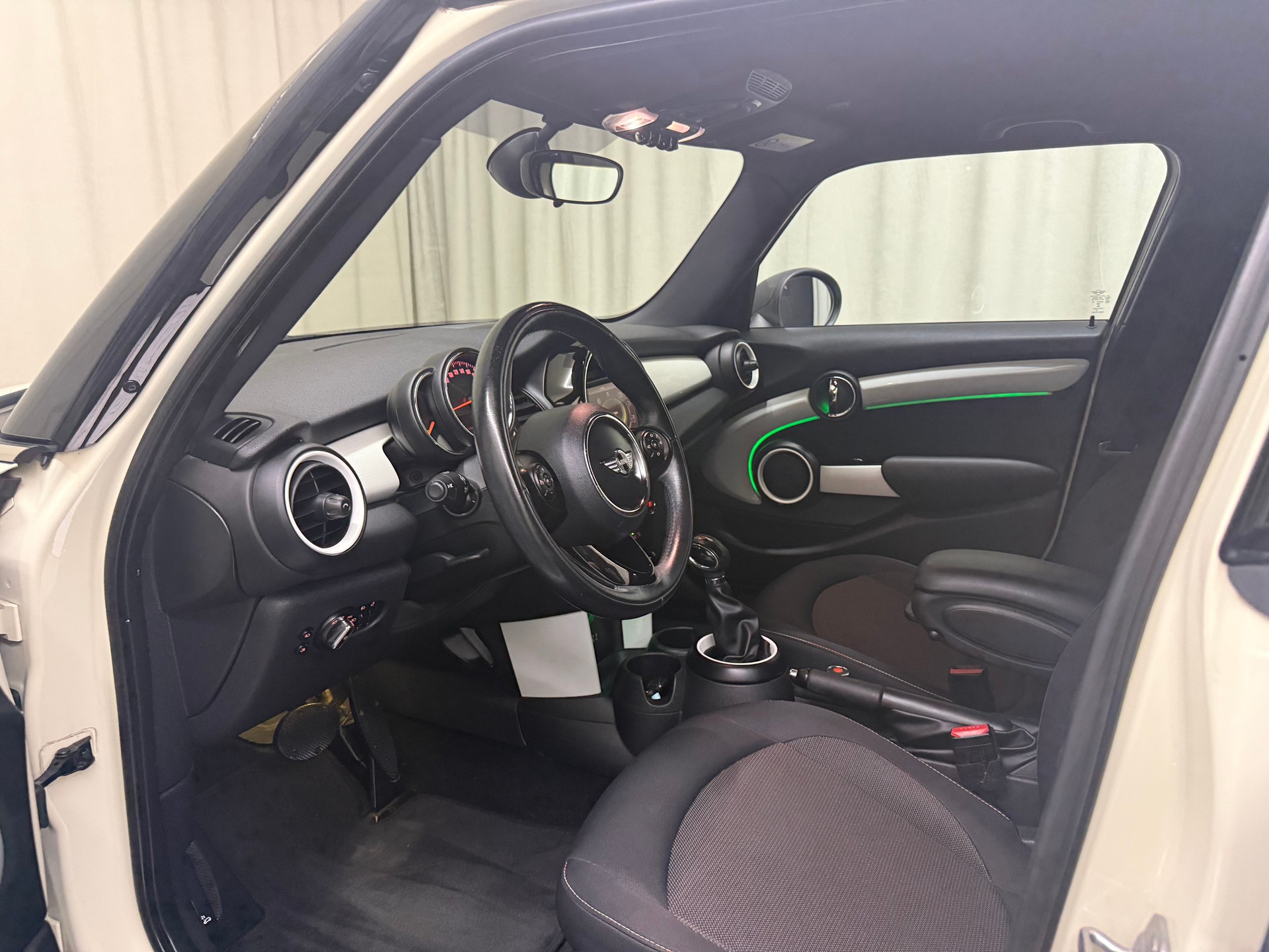 MINI One Steptronic-image-6