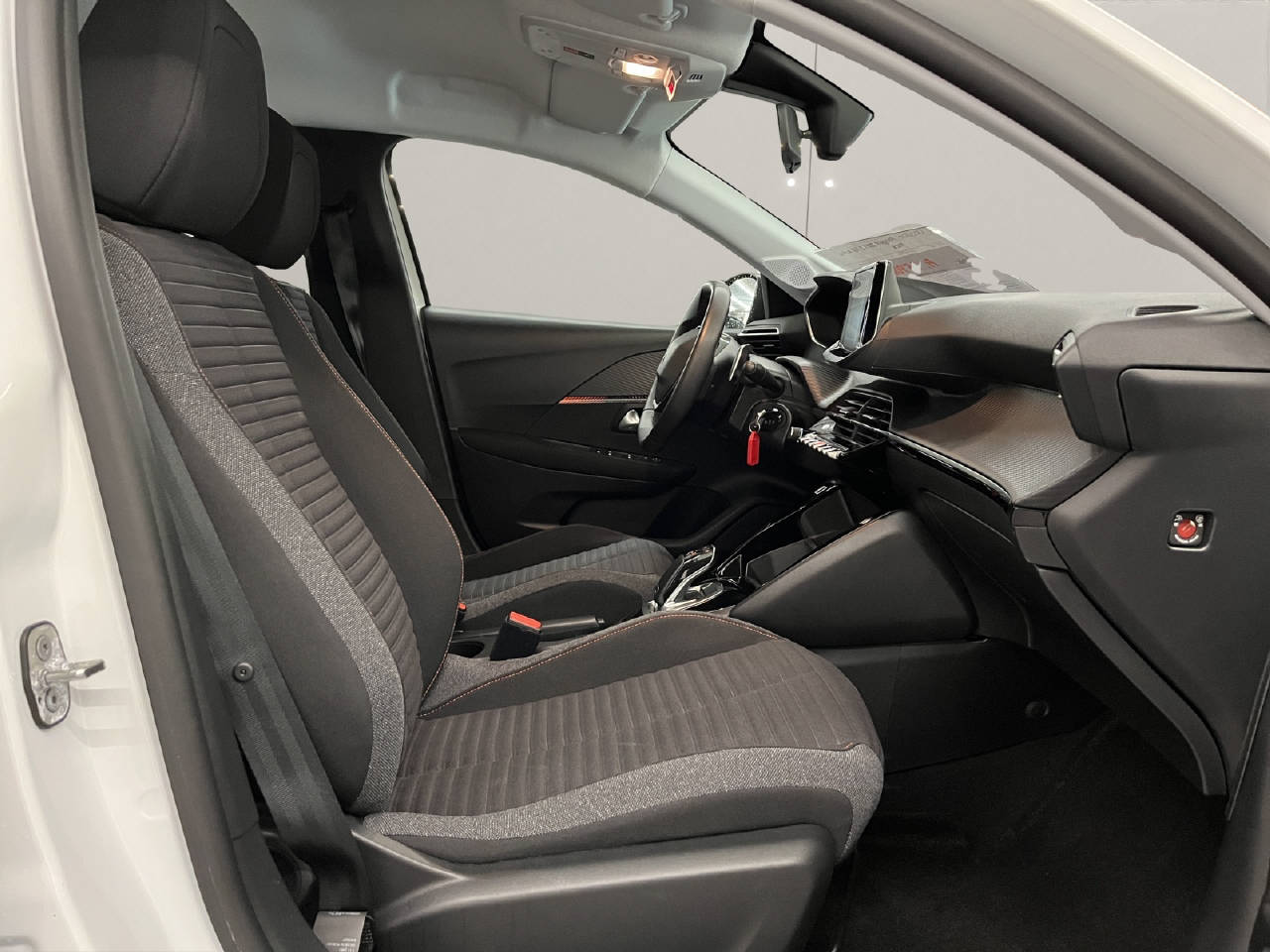 PEUGEOT 208 1.2 100 Active Pack-image-11