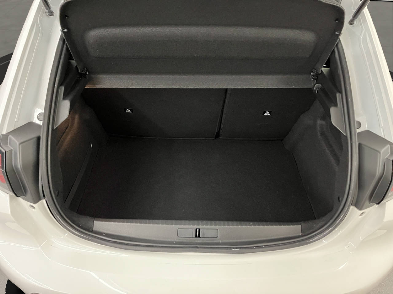 PEUGEOT 208 1.2 100 Active Pack-image-12