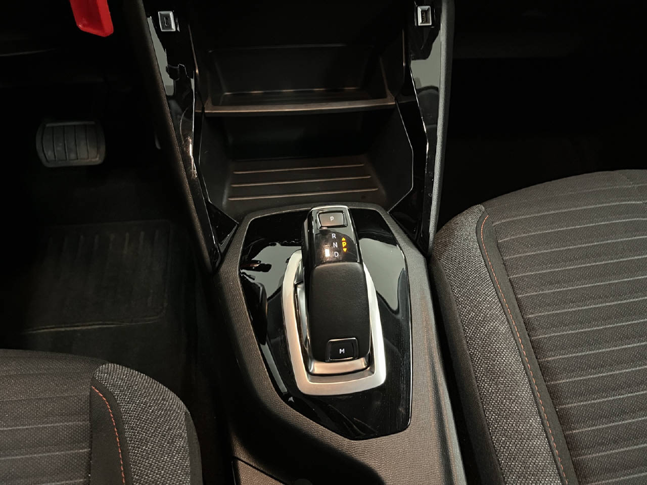 PEUGEOT 208 1.2 100 Active Pack-image-8