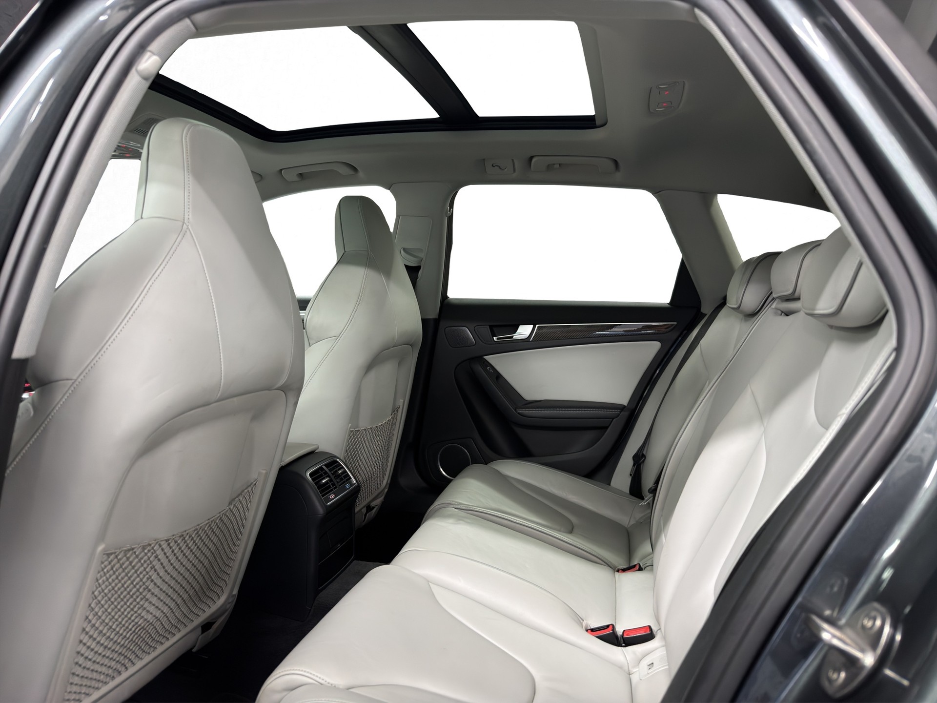 AUDI RS4 Avant 4.2 FSI V8 quattro S-tronic-image-19