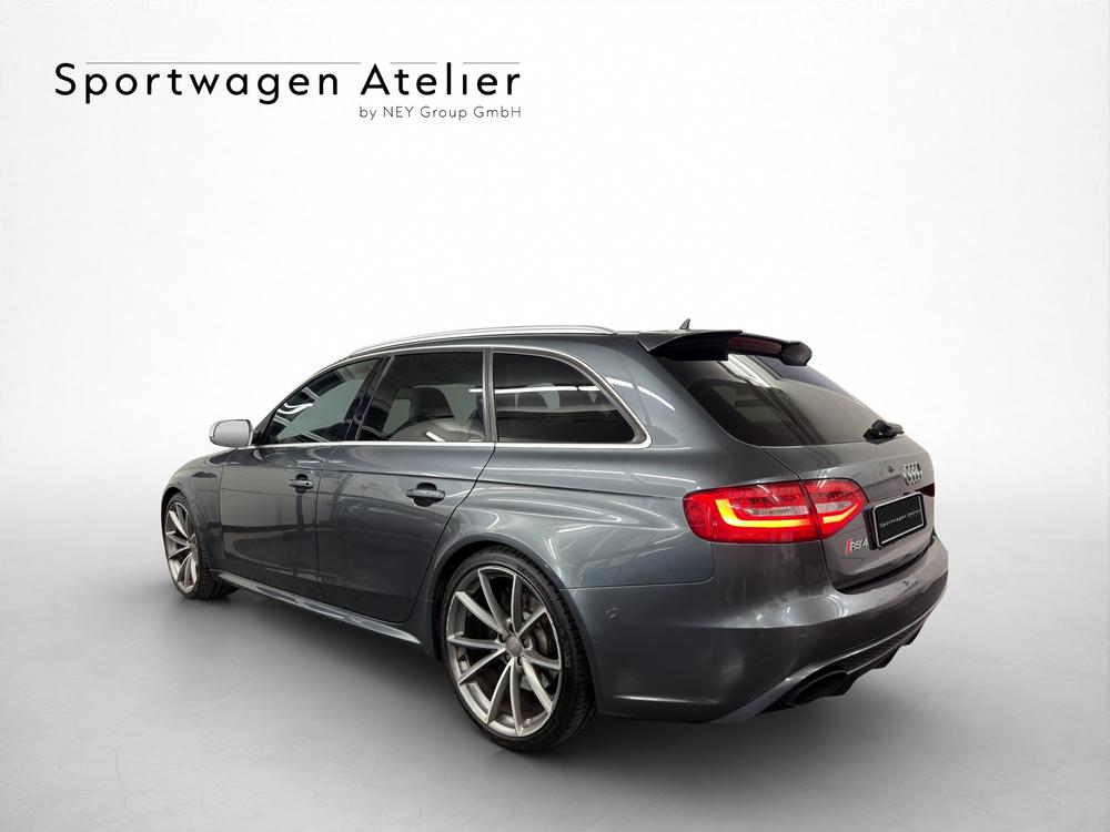 AUDI RS4 Avant 4.2 FSI V8 quattro S-tronic-image-2