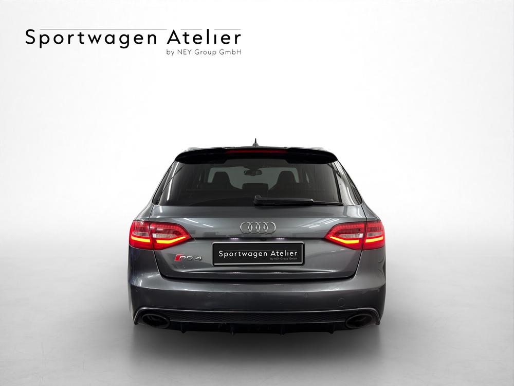 AUDI RS4 Avant 4.2 FSI V8 quattro S-tronic-image-3
