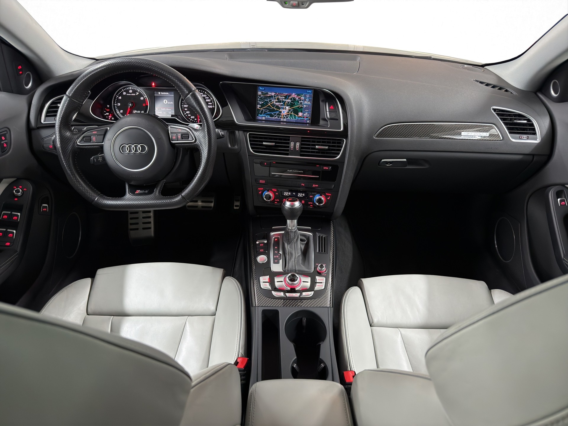 AUDI RS4 Avant 4.2 FSI V8 quattro S-tronic-image-8