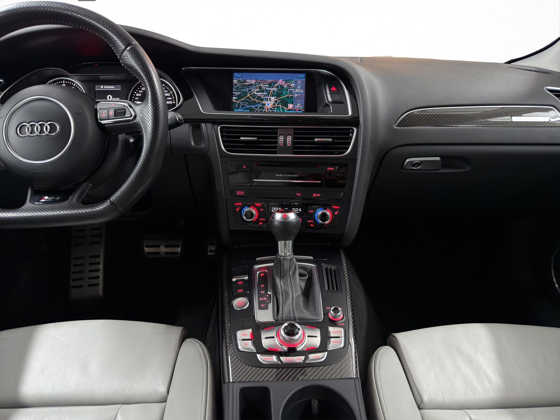 AUDI RS4 Avant 4.2 FSI V8 quattro S-tronic-image-11