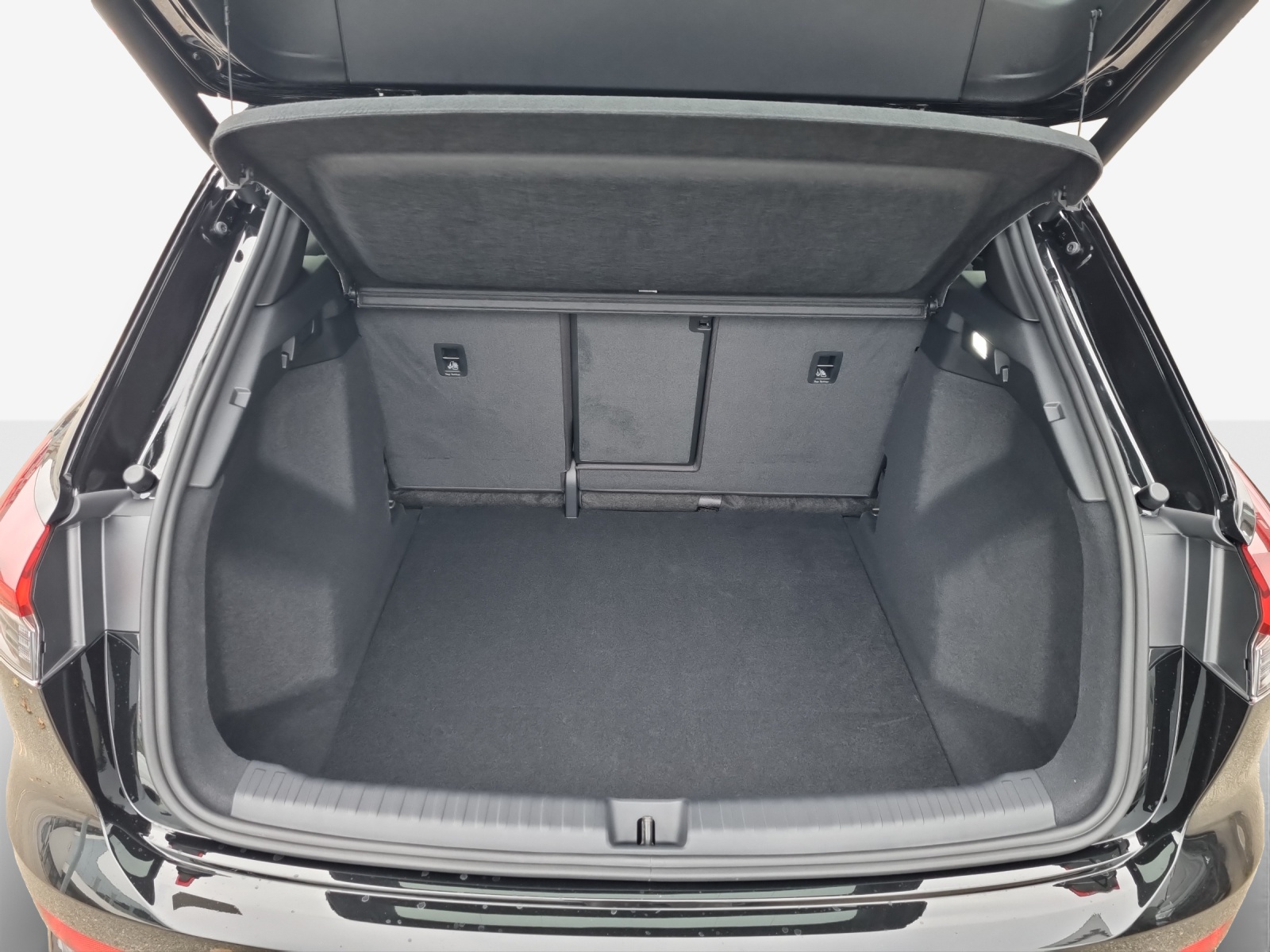 AUDI Q4 e-tron 45 Edition Swiss Ski quattro-image-12