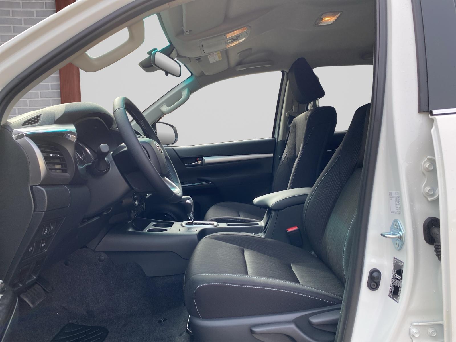 TOYOTA Hilux Double Cab.-Pick-up 2.4 D-4D 150 Style-image-7