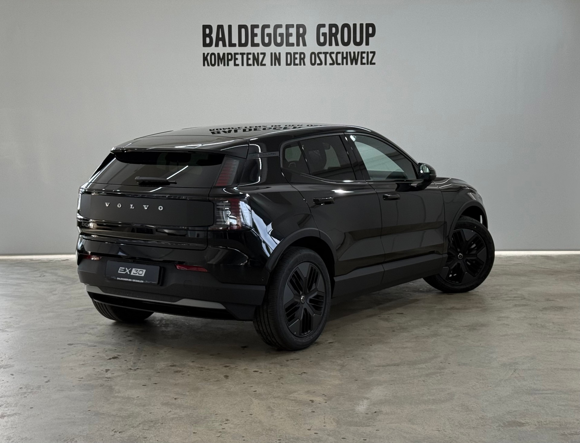 VOLVO EX 30 CC E60 Twin Performance A-showroom-element-2