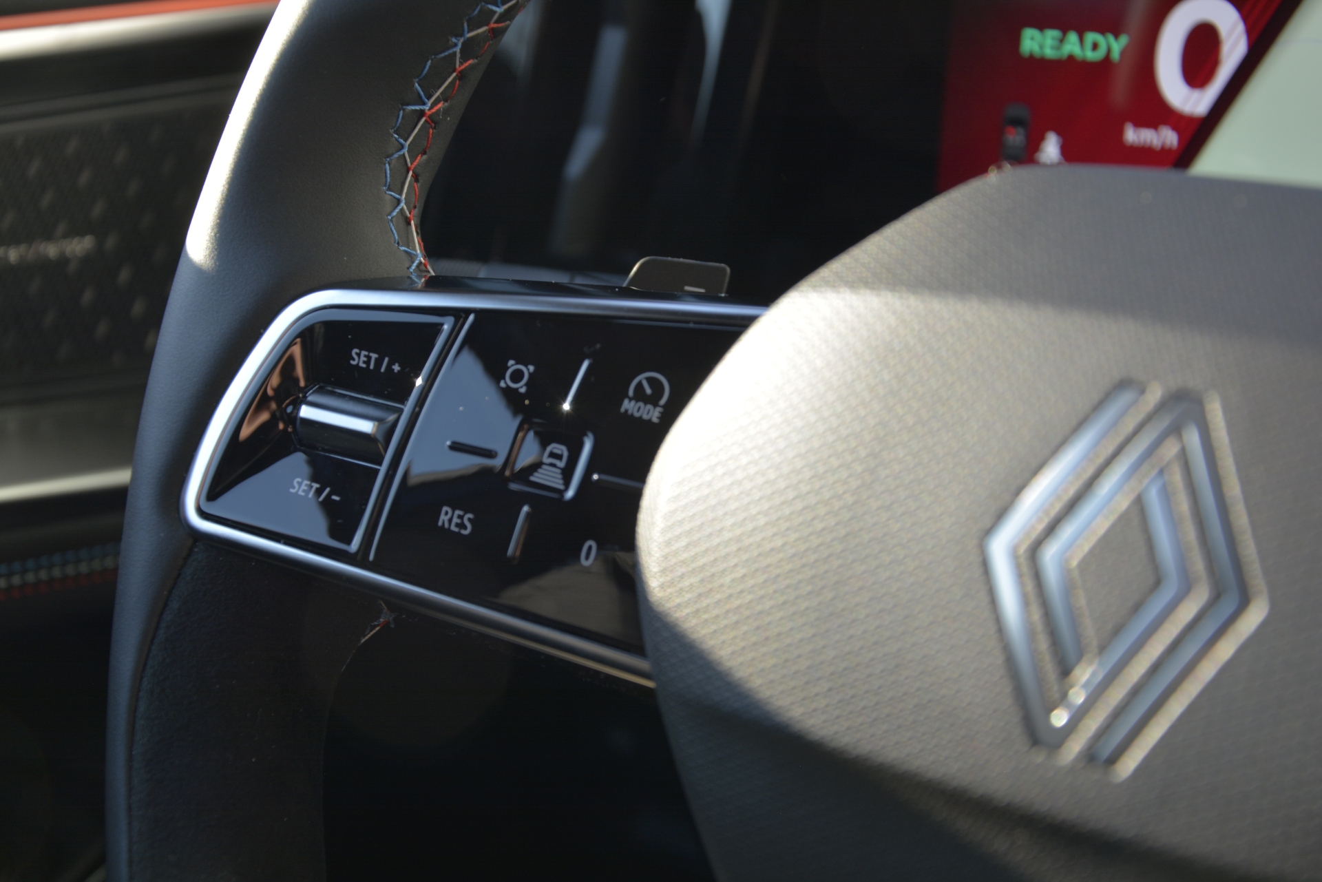 RENAULT RAFALE E-TECH Atelier Alpine Plug In hybrid 4x4 300PS-image-4