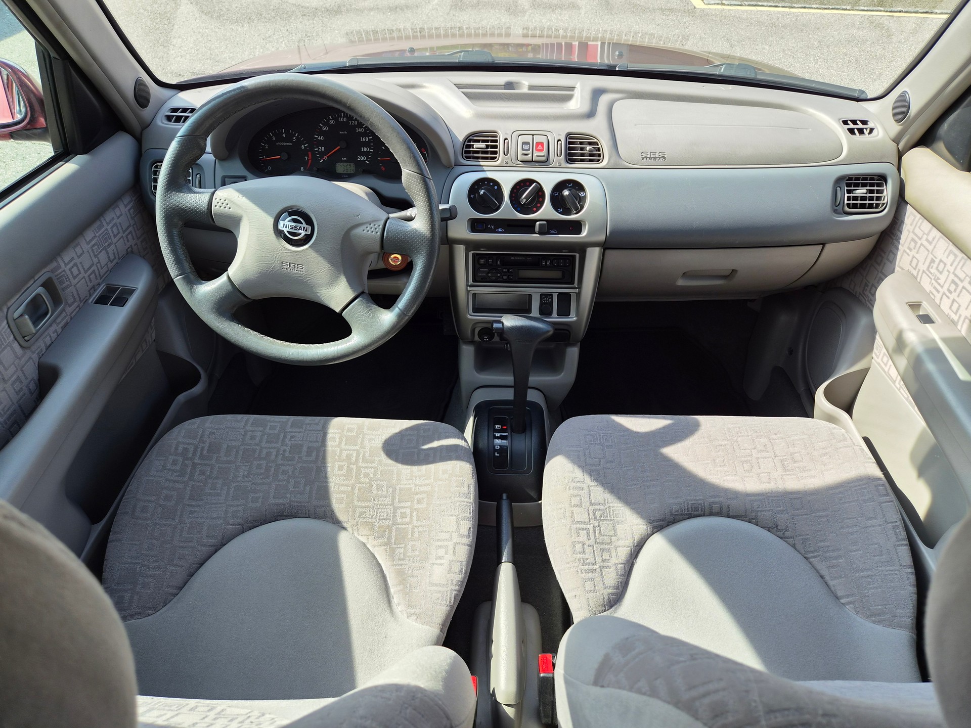 NISSAN Micra 1.4 Sport-image-6